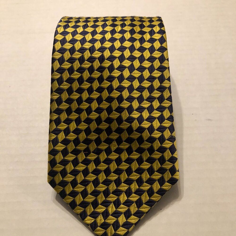 Neiman Marcus Neiman Marcus mens new silk tie width: 3 3/4" LENGTH: 59" Size ONE SIZE - 2 Thumbnail