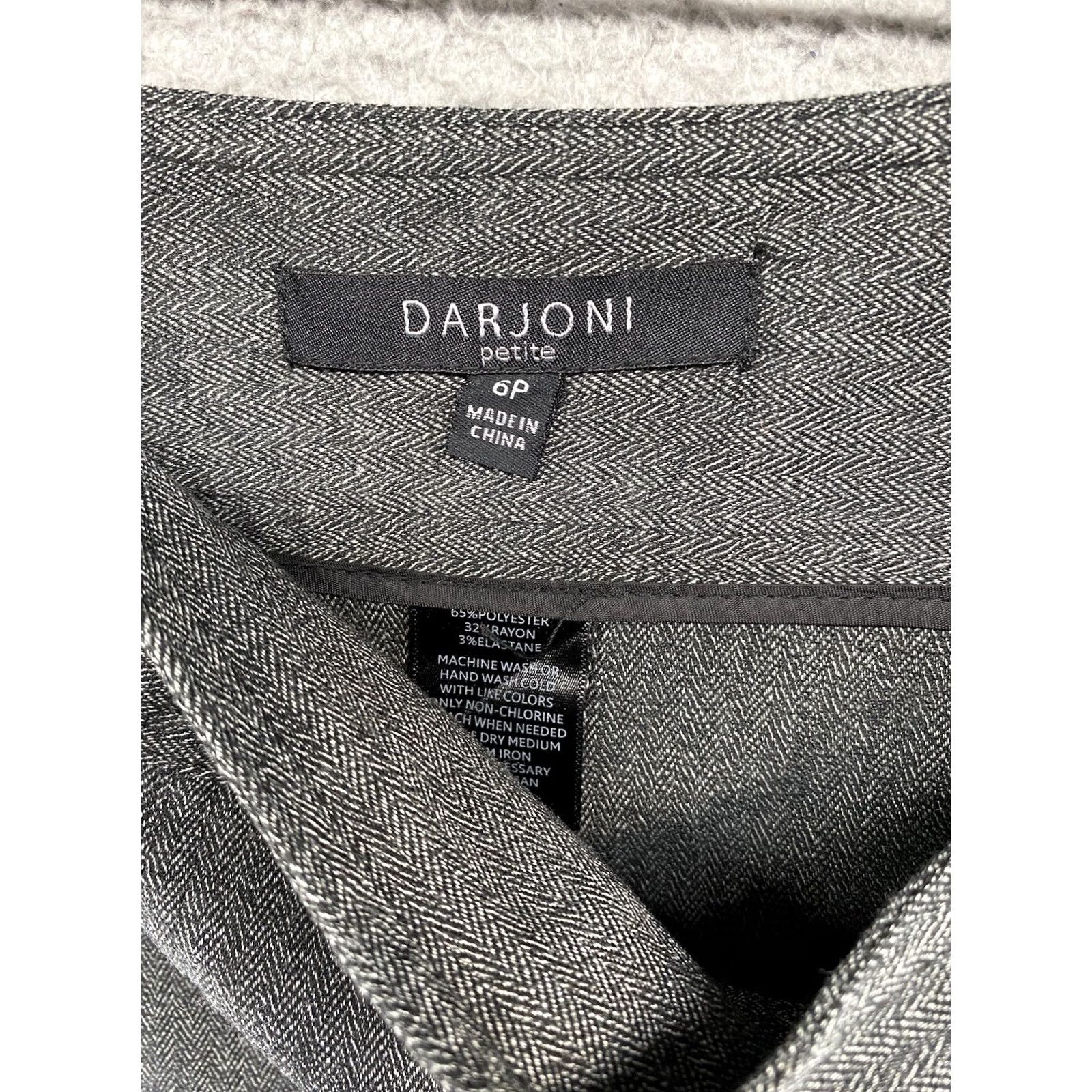 Vintage VINTAGE Darjoni Womens Gray Flared Knee Midi Skirt 6 Petite, Check, Polyester / Rayon / Elastane, Zip, Flat Front, Classic, All Seasons, 90s? Size 28" / US 6 / IT 42 - 4 Thumbnail