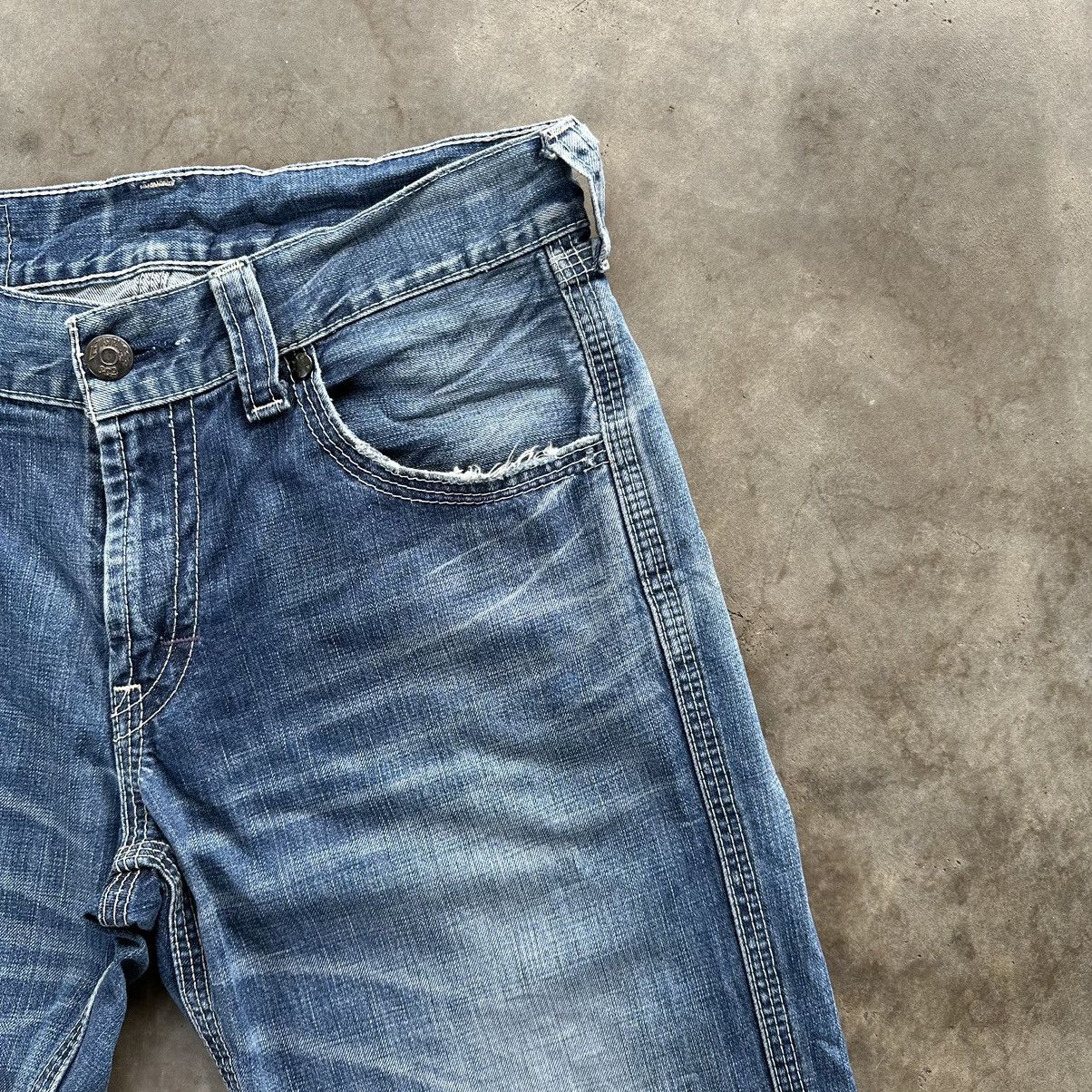 Levi's Vintage Levis Buckle Distressed Faded Denim Jean Pant W32 Size US 32 / EU 48 - 5 Thumbnail