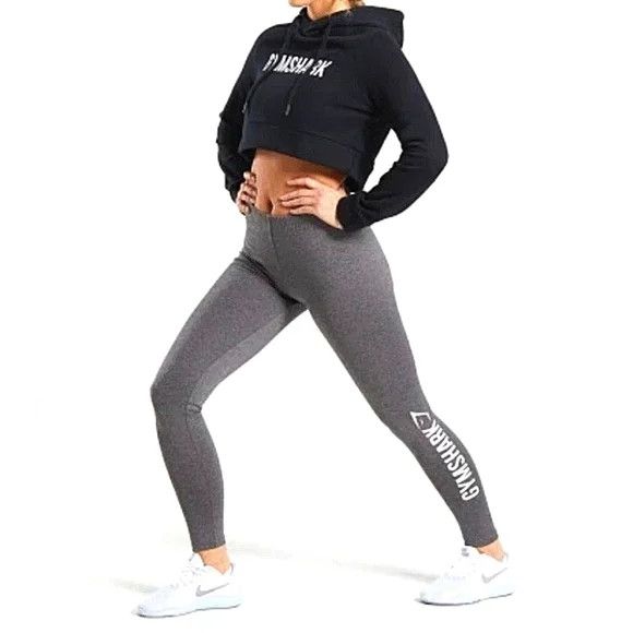 Gymshark Logo Cropped Crest Hoodie Active Athletic Comfy Workout Size S / US 4 / IT 40 - 4 Thumbnail