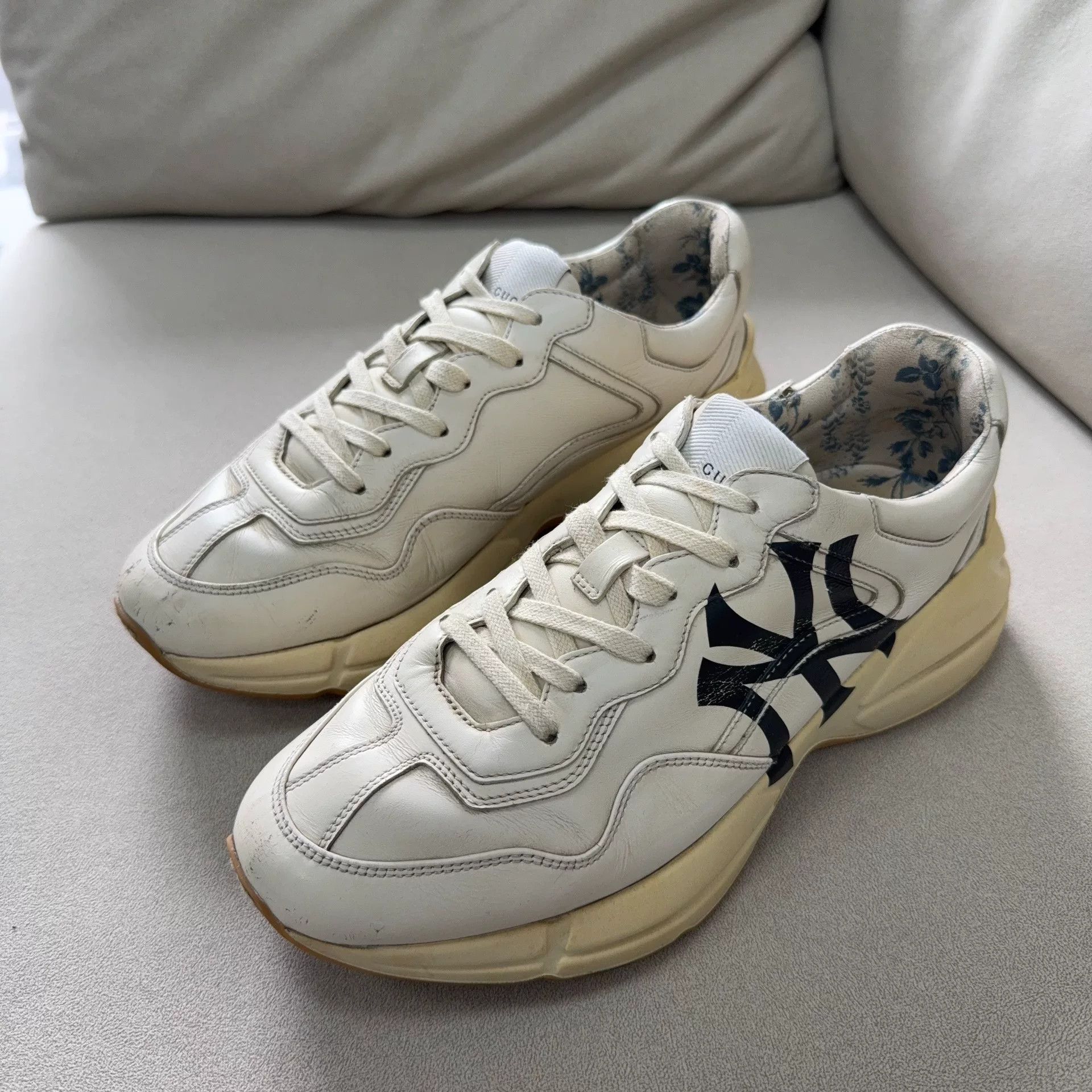 Gucci Gucci White Lowtop Sneakers 7 Men Size US 7 / EU 40 - 1 Thumbnail