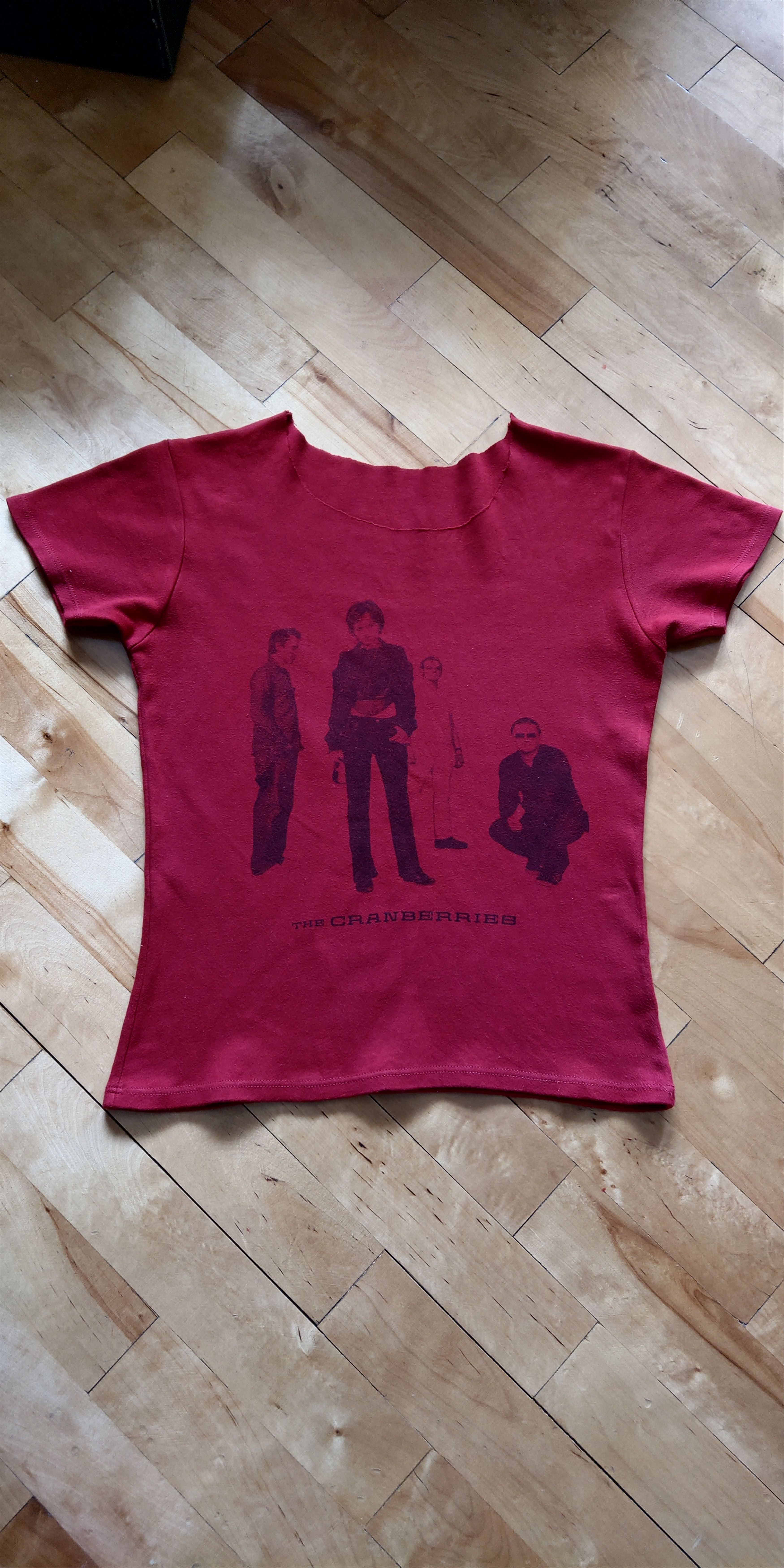Band Tees Unique THE CRANBERRIES Shirt Rare Print New rock 90s Size S / US 4 / IT 40 - 1 Thumbnail