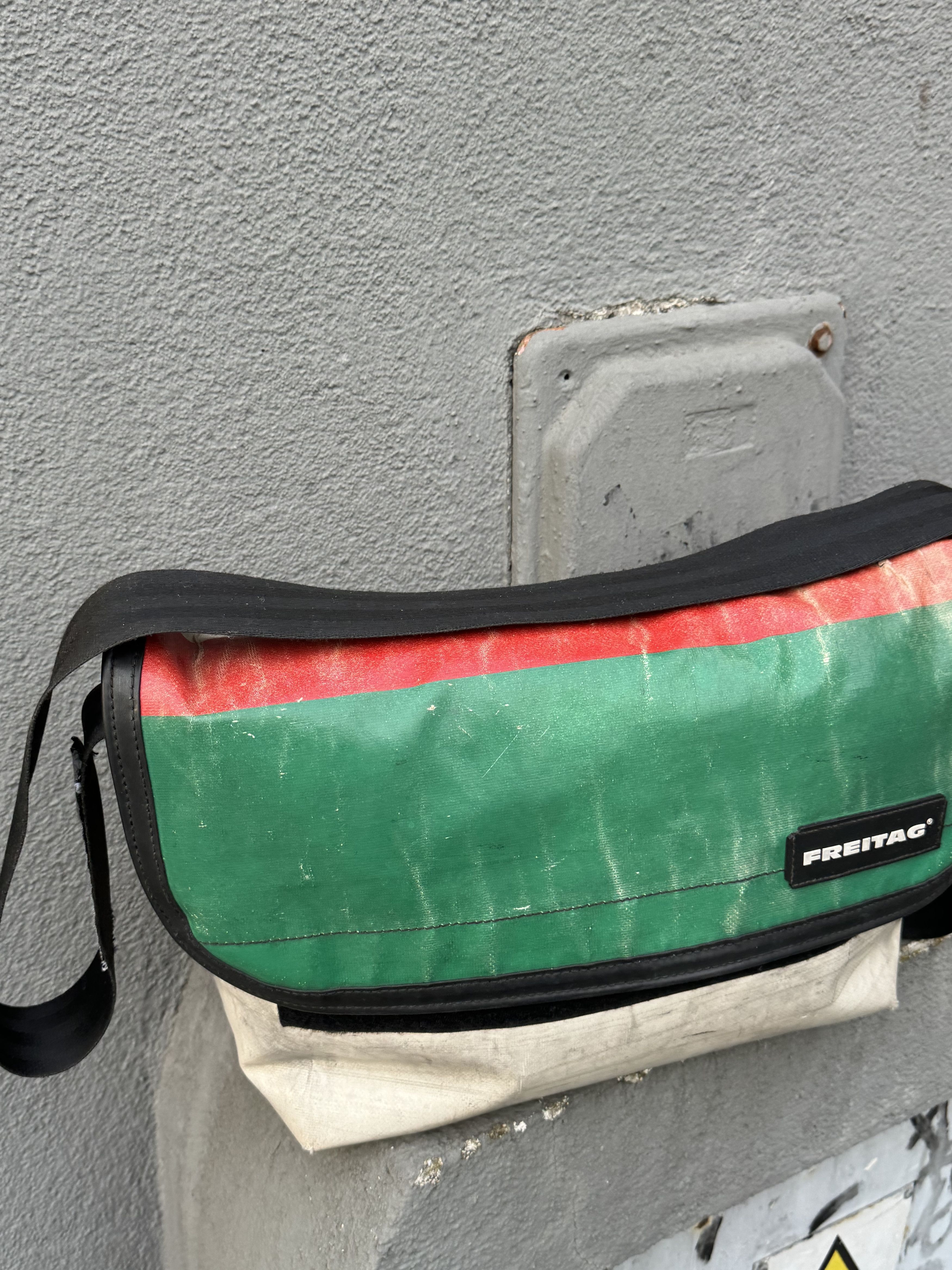 Freitag × Japanese Brand × Vintage FREITAG F42 6 Webstripe Messenger Shoulder Bag Red Green Size ONE SIZE - 3 Thumbnail