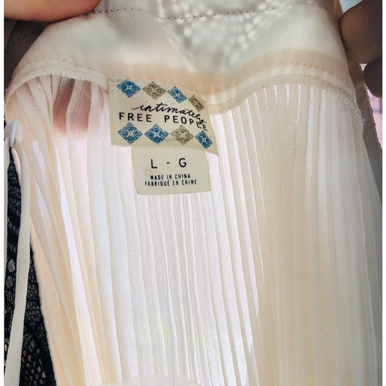 Free People NEW FREE PEOPLE Cream Lace Tank Top Cami Lingerie Blouse Size L / US 10 / IT 46 - 5 Thumbnail