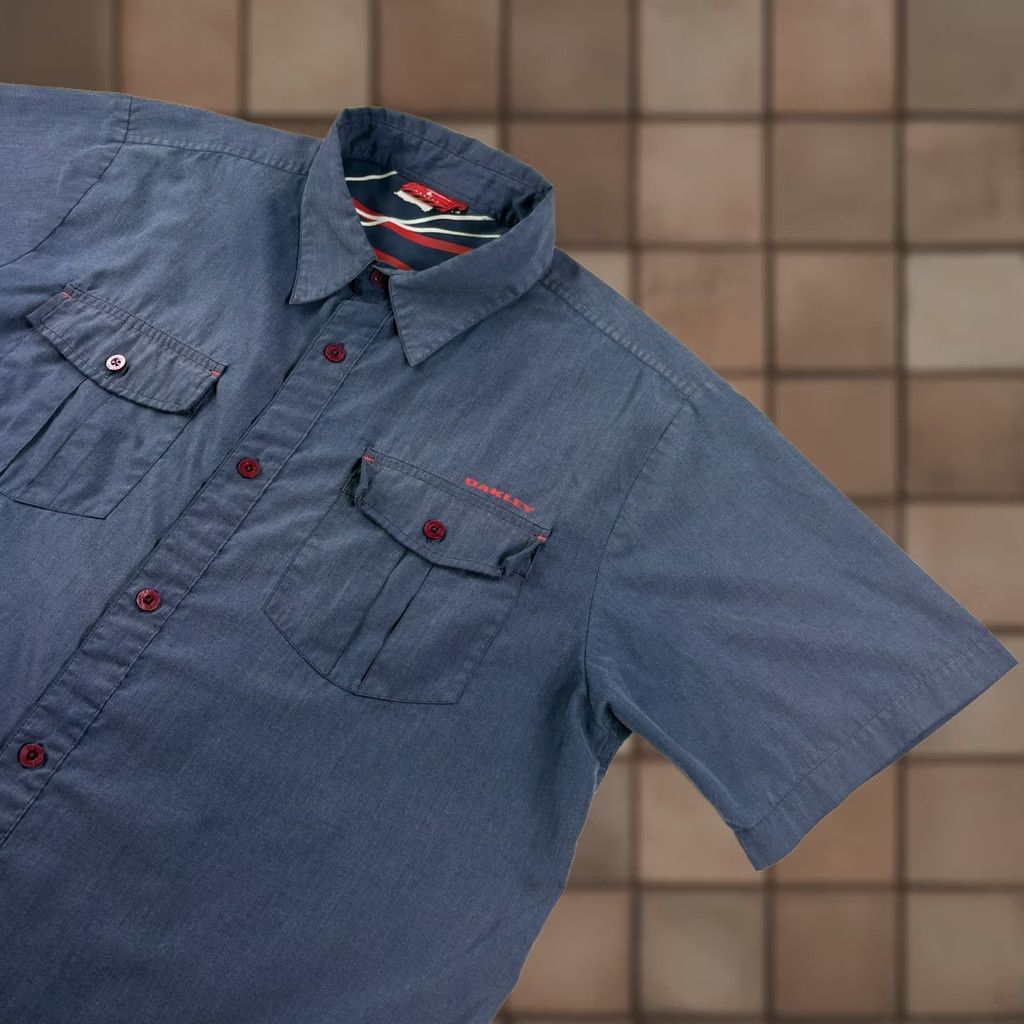 Oakley VINTAGE Oakley Shirt Mens Large Blue Button Up Skater Camp Y2K Streetwear Size US L / EU 52-54 / 3 - 1 Thumbnail