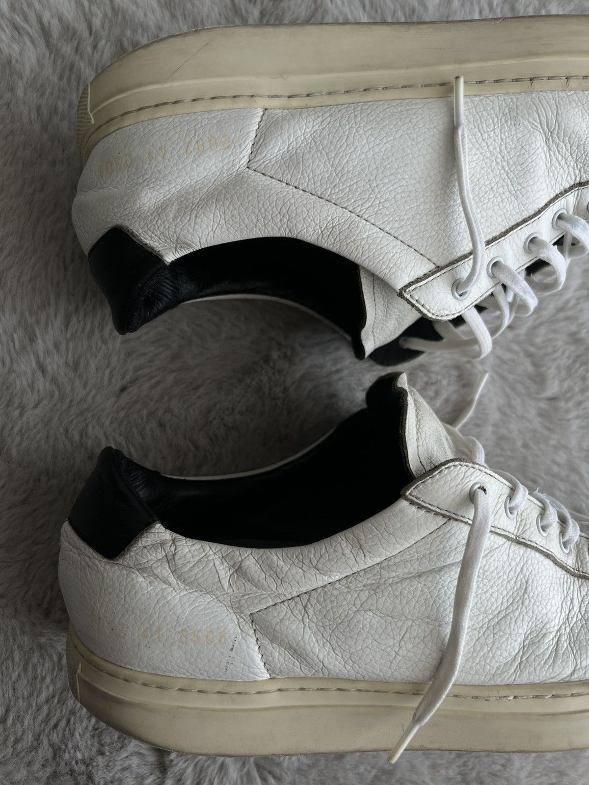 Common Projects Common Projects Low Top Sneaker Distressed Size US 9 / EU 42 - 8 Thumbnail