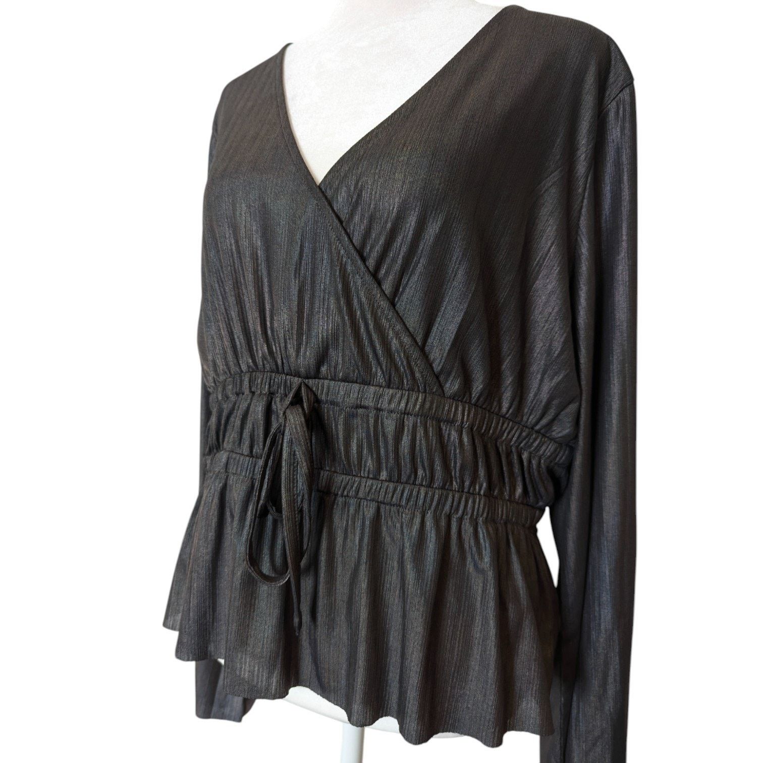 Andrew Marc Andrew Marc New York Charcoal Iridescent Silver Peplum Top Size US XXL / EU 58 / 5 - 3 Thumbnail