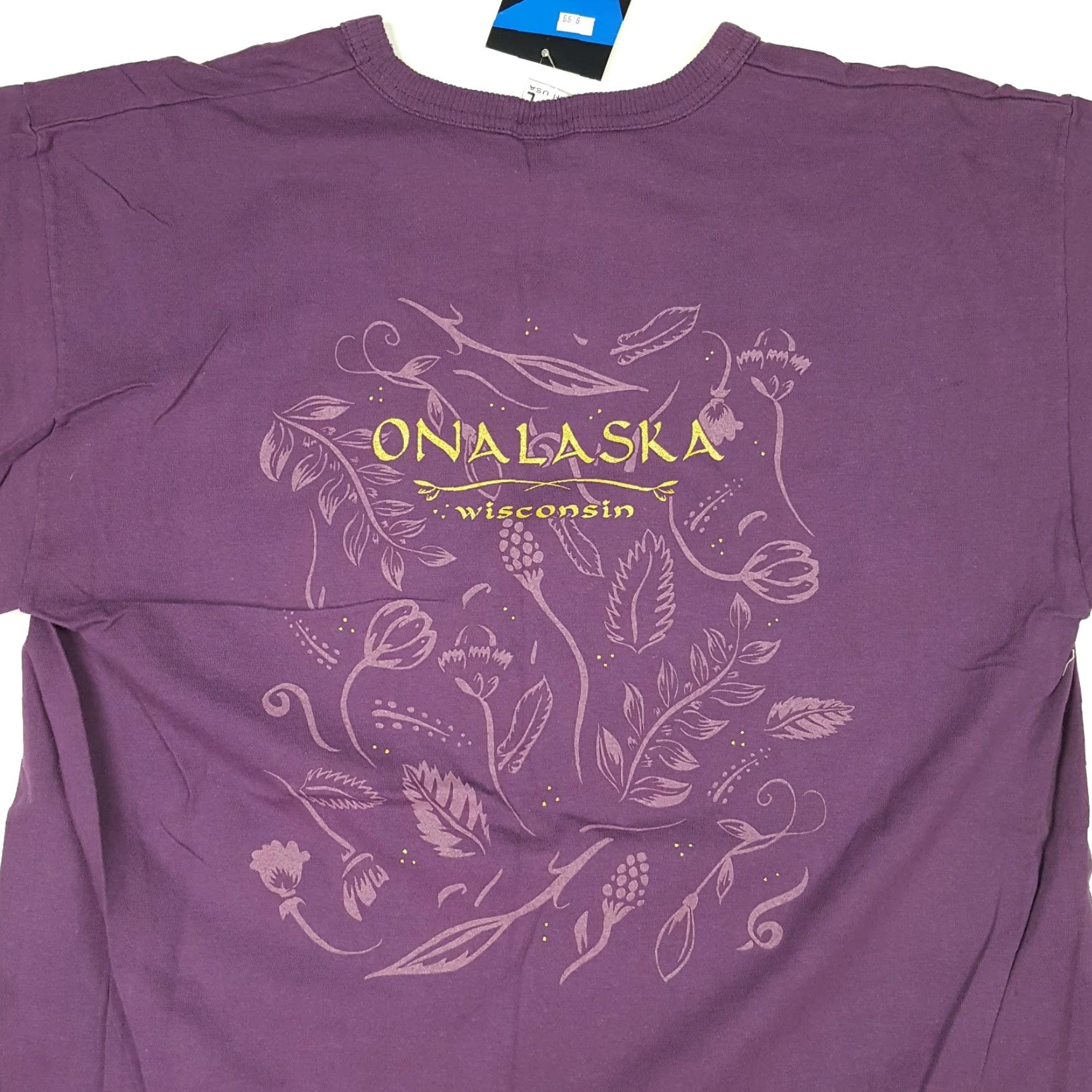 Vintage VTG Onalaska Wisconsin Plum Purple Men's Size Large USA Made Retro Y2K T Shirt Size US L / EU 52-54 / 3 - 2 Thumbnail