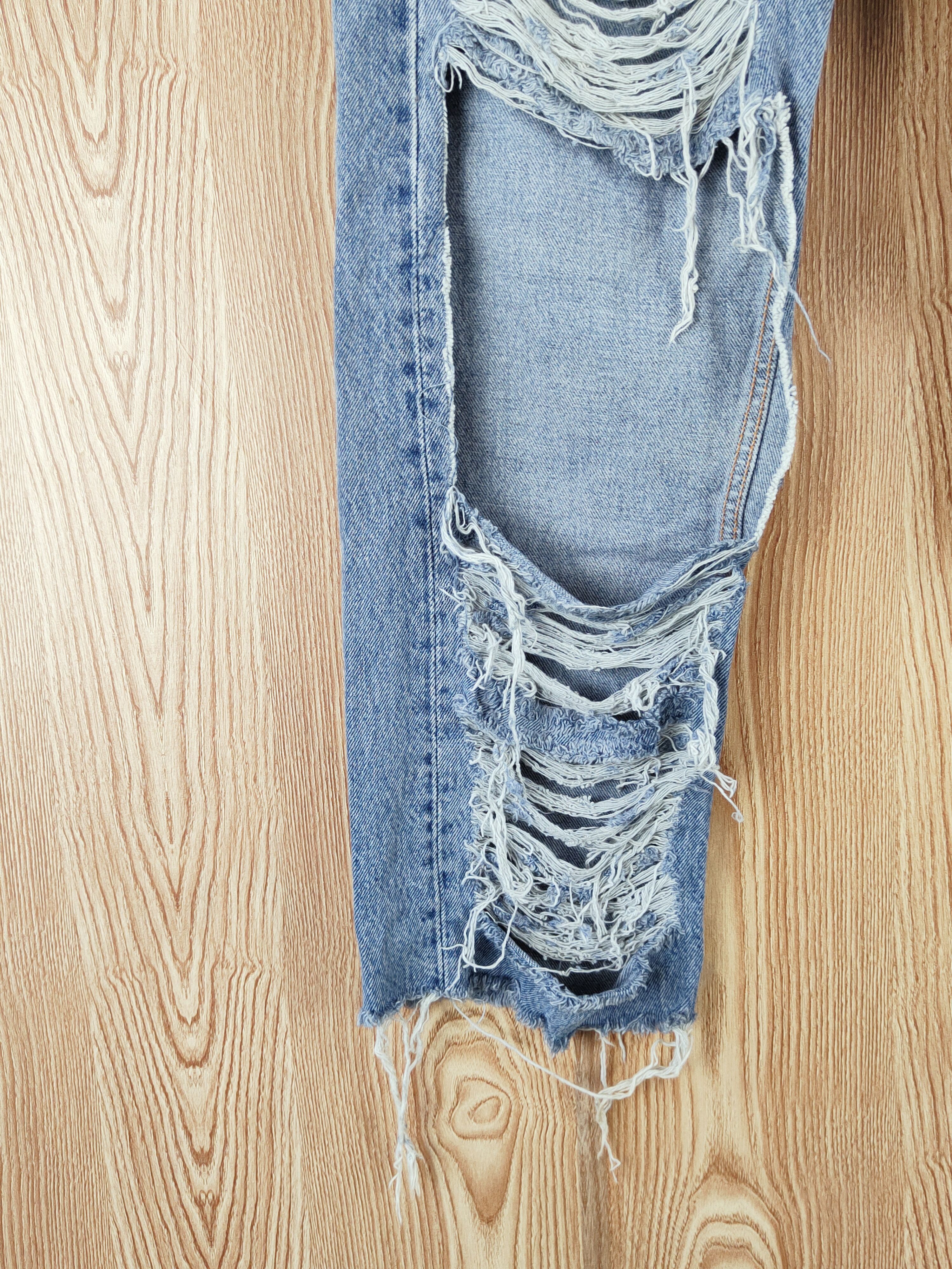 Levi's Levi's Blue Distressed Ripped Jeans #W781 Size US 31 - 4 Thumbnail