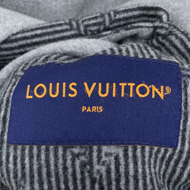 Louis Vuitton Louis Vuitton 23 grey logo embossed sheepwool reversible h Size US S / EU 44-46 / 1 - 5 Thumbnail