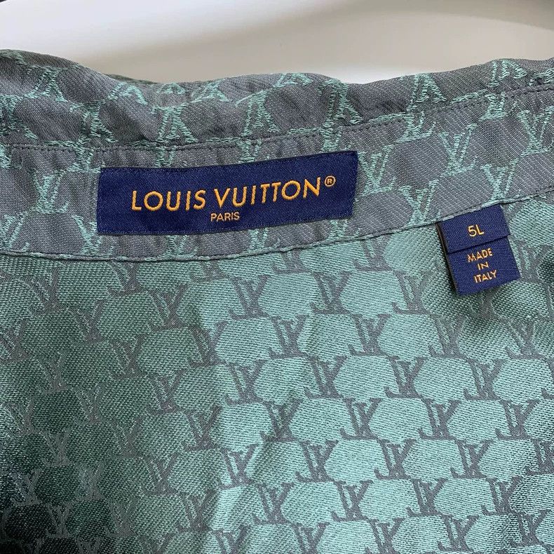 Louis Vuitton LOUIS VUITTON size 5l Full logo jacquard Cuban collar shor Size US M / EU 48-50 / 2 - 6 Thumbnail