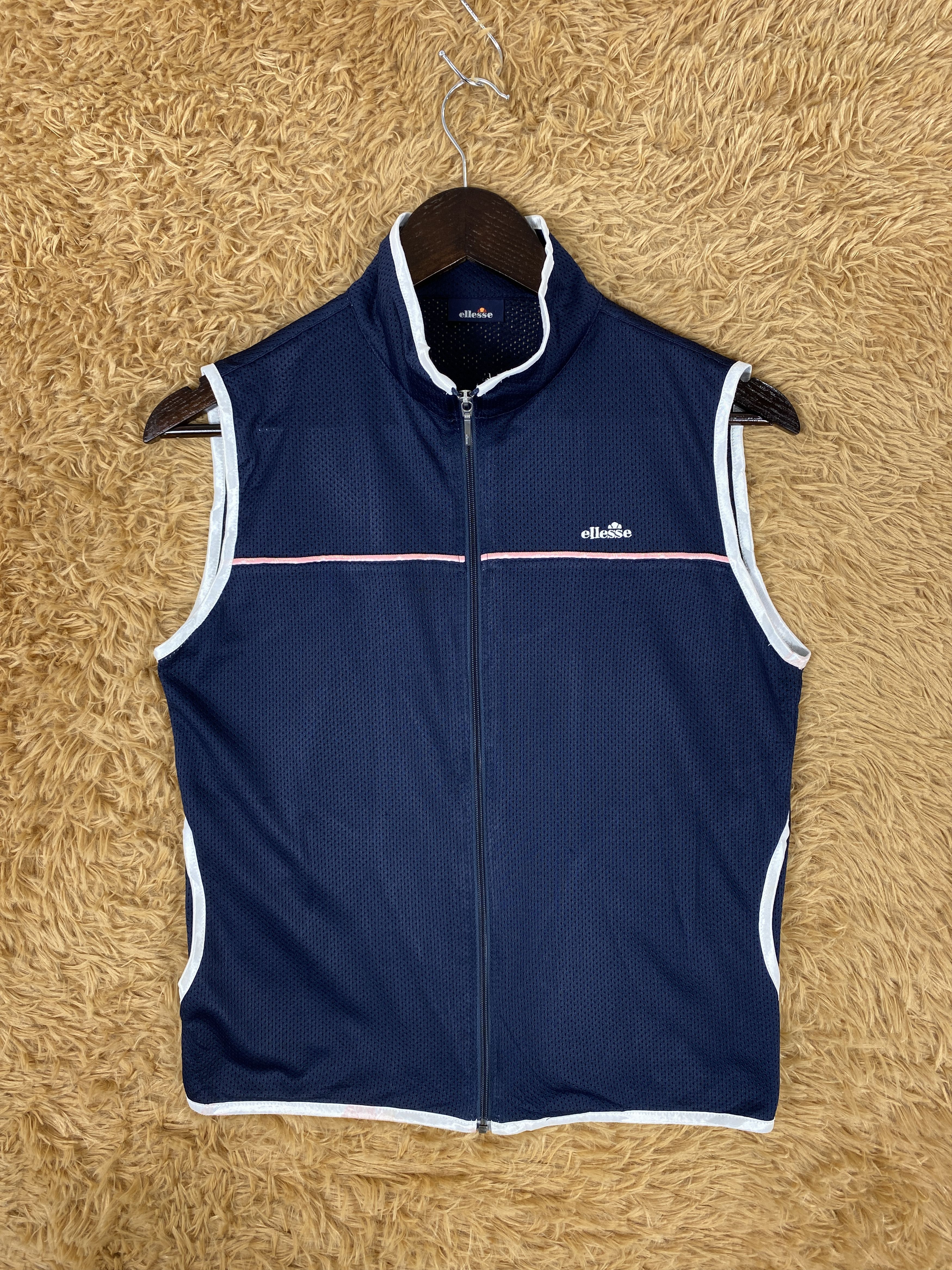 Ellesse Vintage Ellesse Nice Design Vest Size US S / EU 44-46 / 1 - 1 Thumbnail