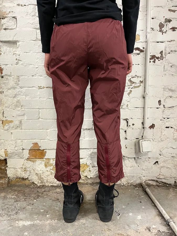 Prada SS2000 Prada Bordeaux Padded Quilted Knee Patch Pants Nylon Size 25" / US 0 / IT 36 - 4 Thumbnail