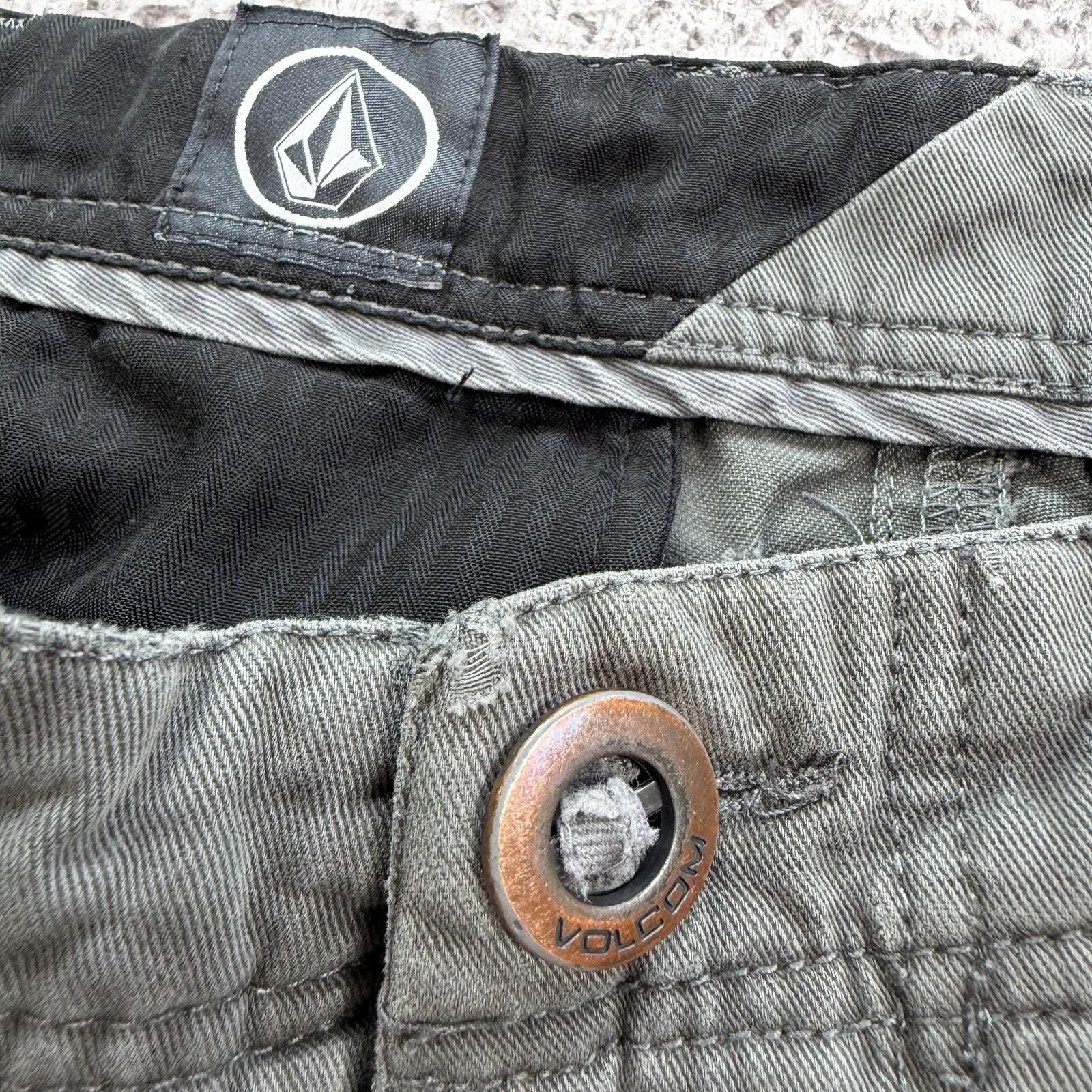 Volcom Vintage Y2K Volcom Gray Utility Cargo Shorts Skate 30 Size US 30 / EU 46 - 4 Thumbnail