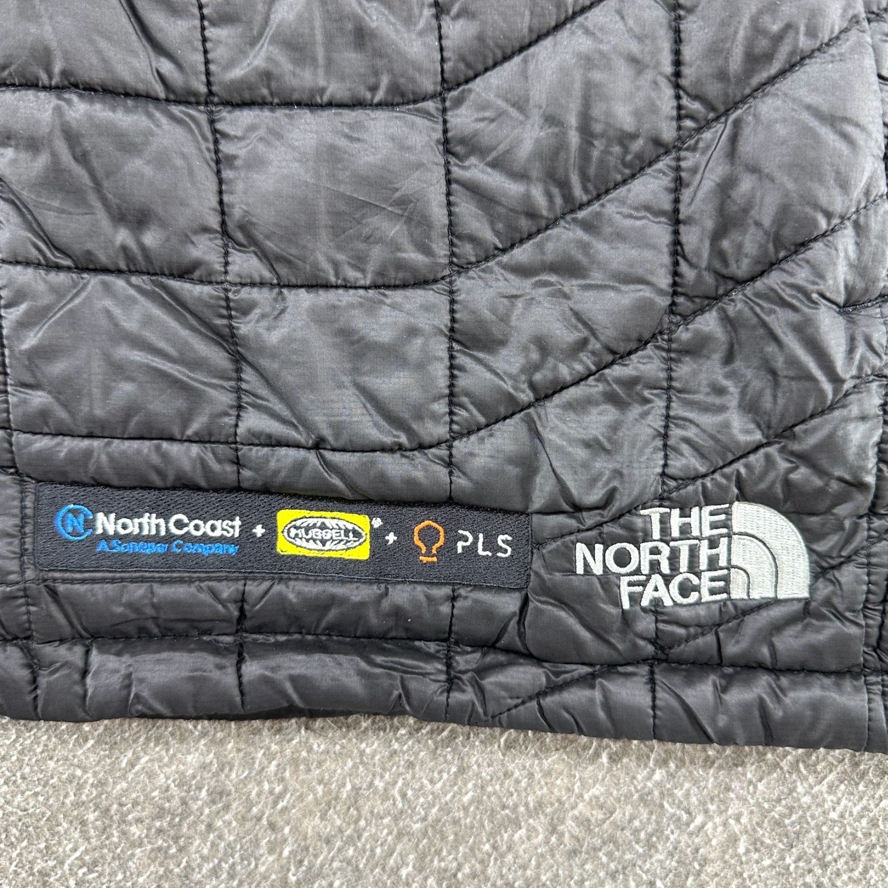 The North Face The North Face Vest Men XL Black Quilted Thermoball Eco Hiking Fashion Brand Logo Size US XL / EU 56 / 4 - 6 Thumbnail