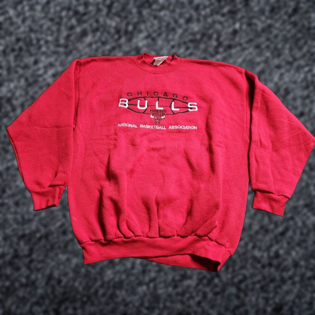 Logo 7 Vintage Chicago Bulls 7 Logo Pullover Sweatshirt Embroidery Lettering Mens XL Red Size US XL / EU 56 / 4 - 1 Thumbnail