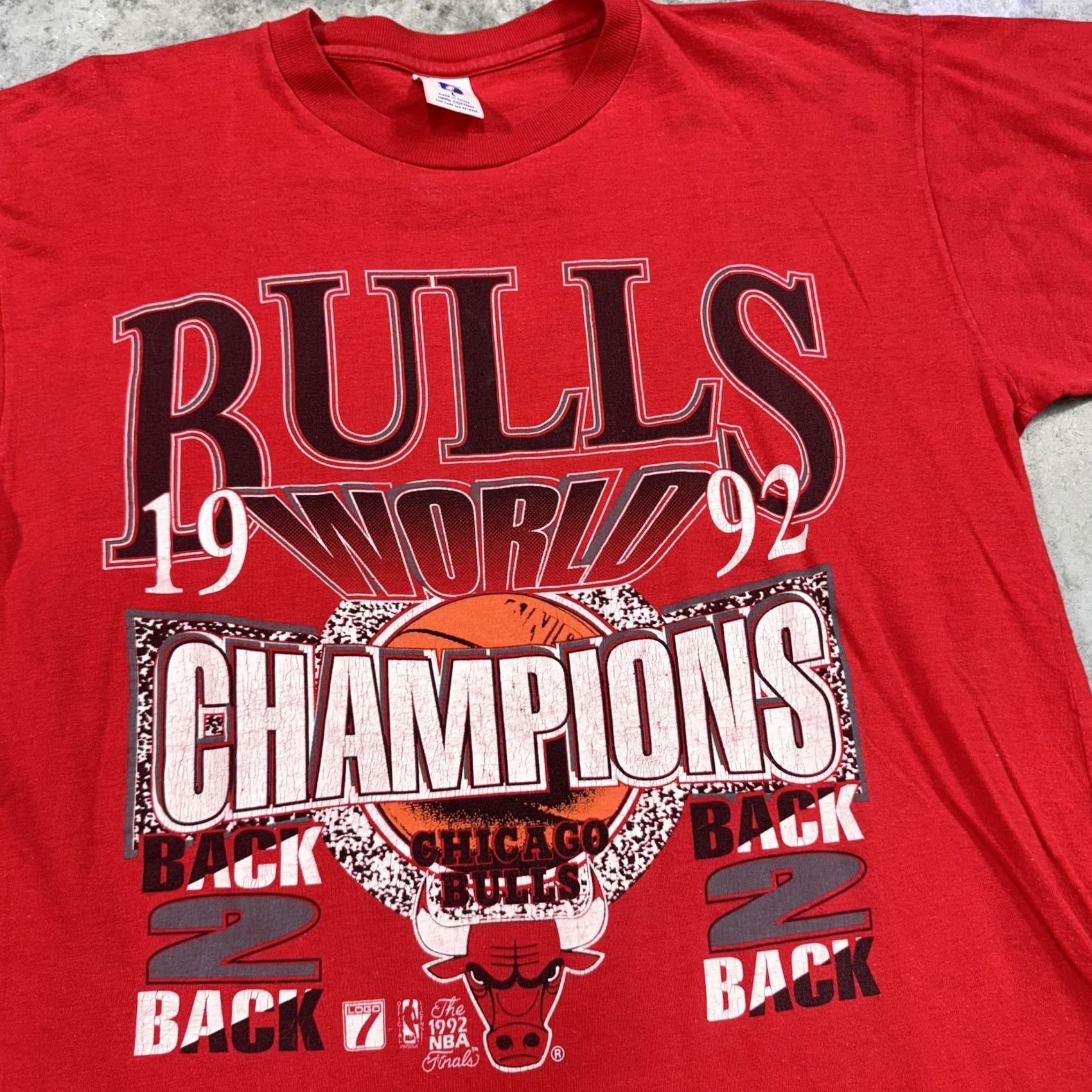 Logo 7 VINTAGE Chicago Bulls Shirt Mens L 1992 NBA Champions Back 2 Back 90s Tee Red Graphic Print Crew Neck Short Sleeve Cotton Sports Vintage Mens Size US L / EU 52-54 / 3 - 3 Thumbnail