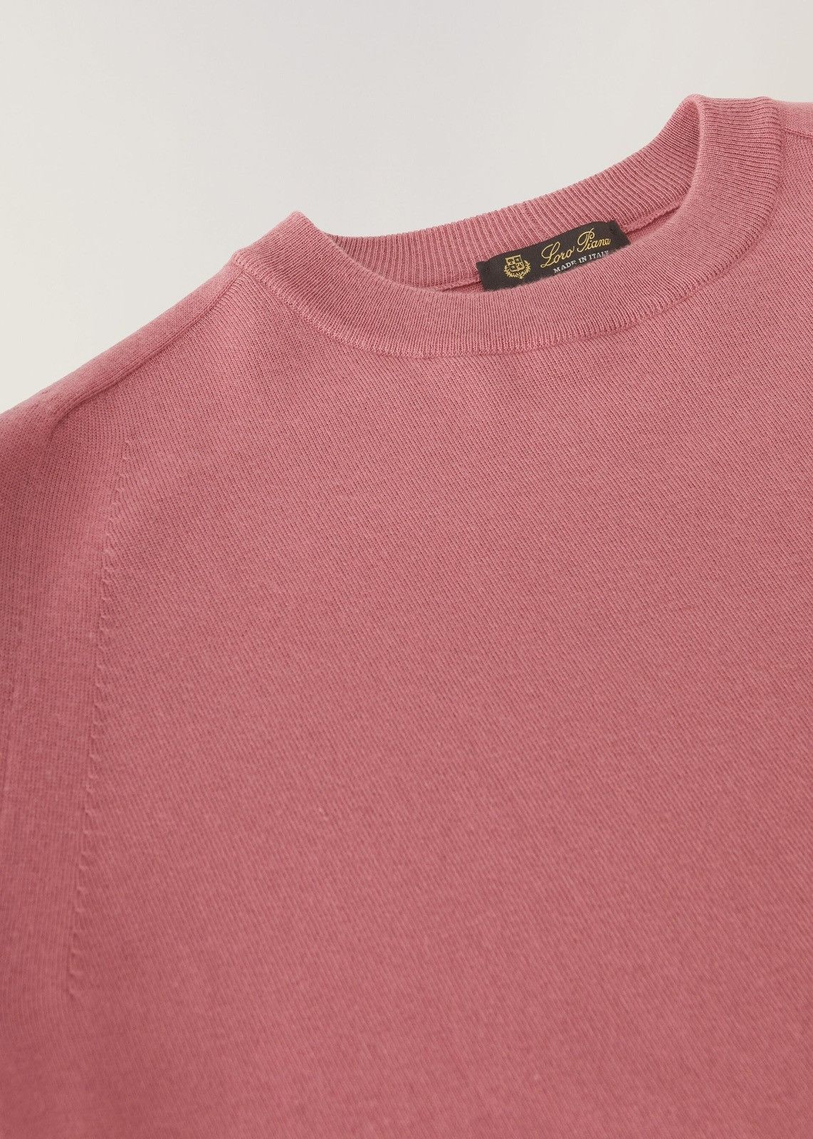 o1loc1c0124 Roundneck Sweater in Indian Red
