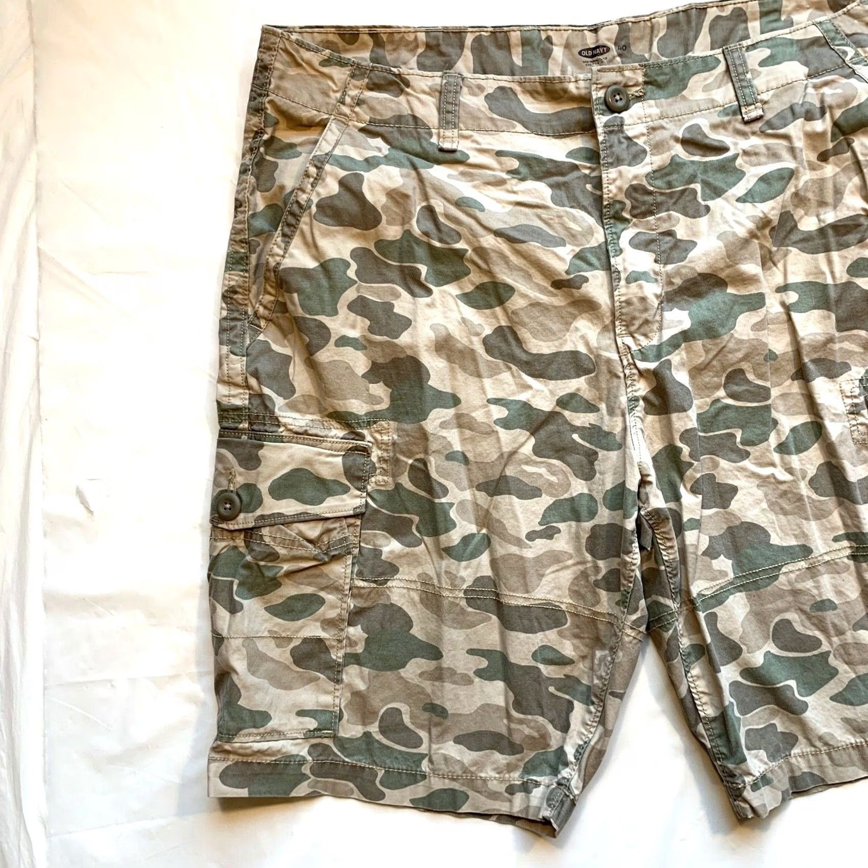 Old Navy Old Navy Desert Camo Cargo Shorts Mens 40 Relaxed Camouflage Hunting Beach NEW Size US 40 / EU 56 - 4 Thumbnail
