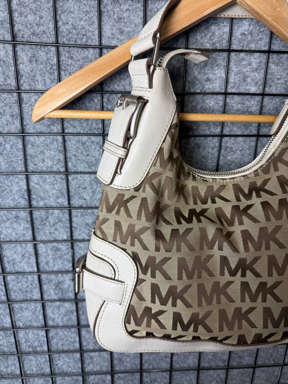 Michael Kors Michael Kors Monogram Handle Bag Size ONE SIZE - 8 Thumbnail