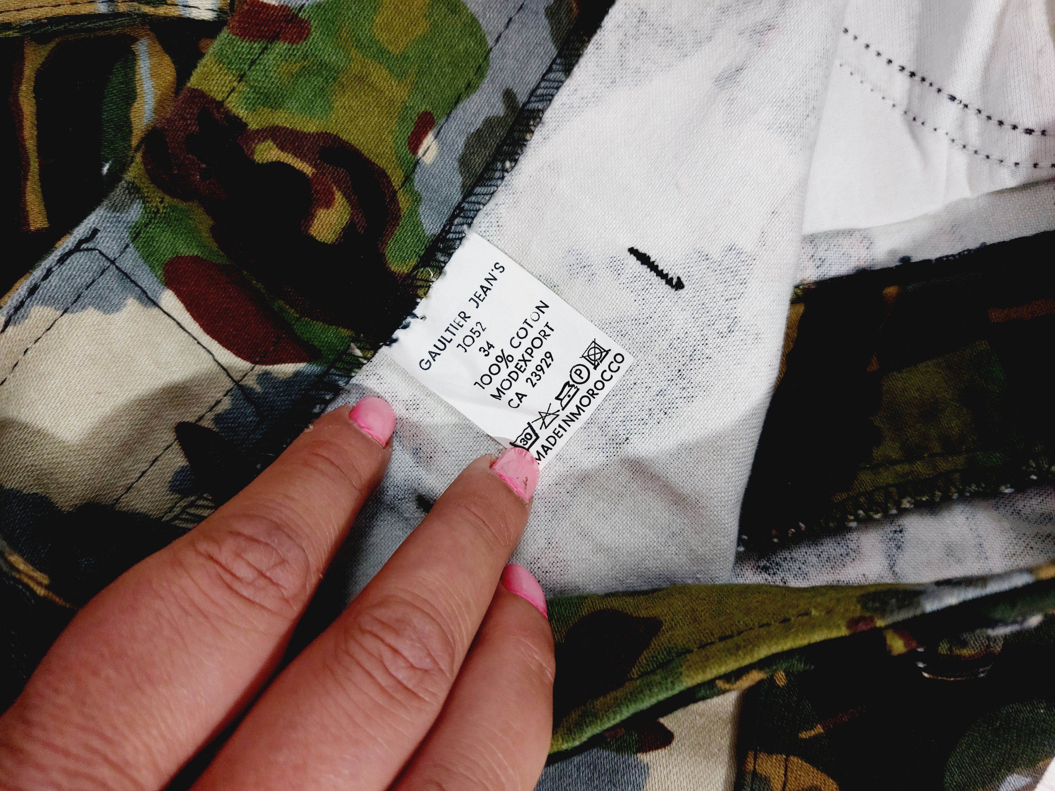 Jean Paul Gaultier Jean Paul Gaultier 1997 Face Anarchy Fight Racism Skirt RT Size 25" / US 0 / IT 36 - 9 Thumbnail