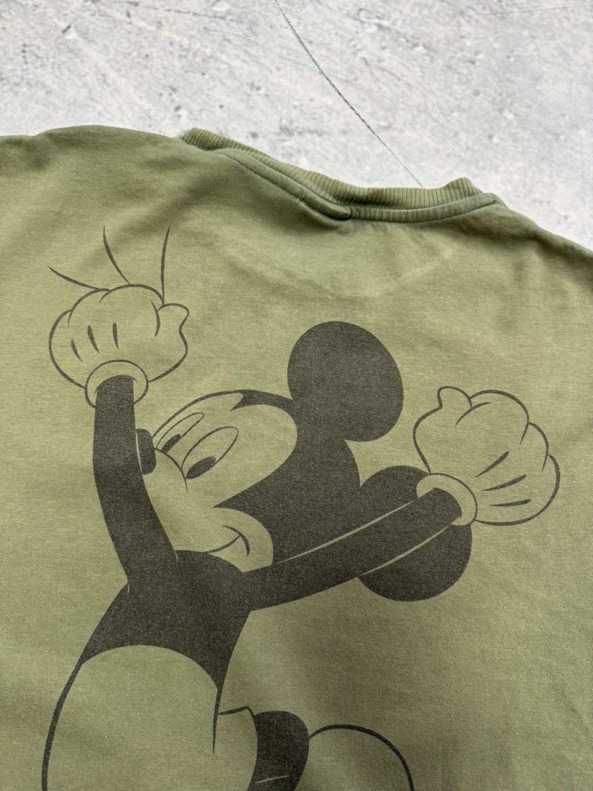 Mickey Mouse Mickey mouse vintage H&M tee big logo Size US M / EU 48-50 / 2 - 7 Thumbnail