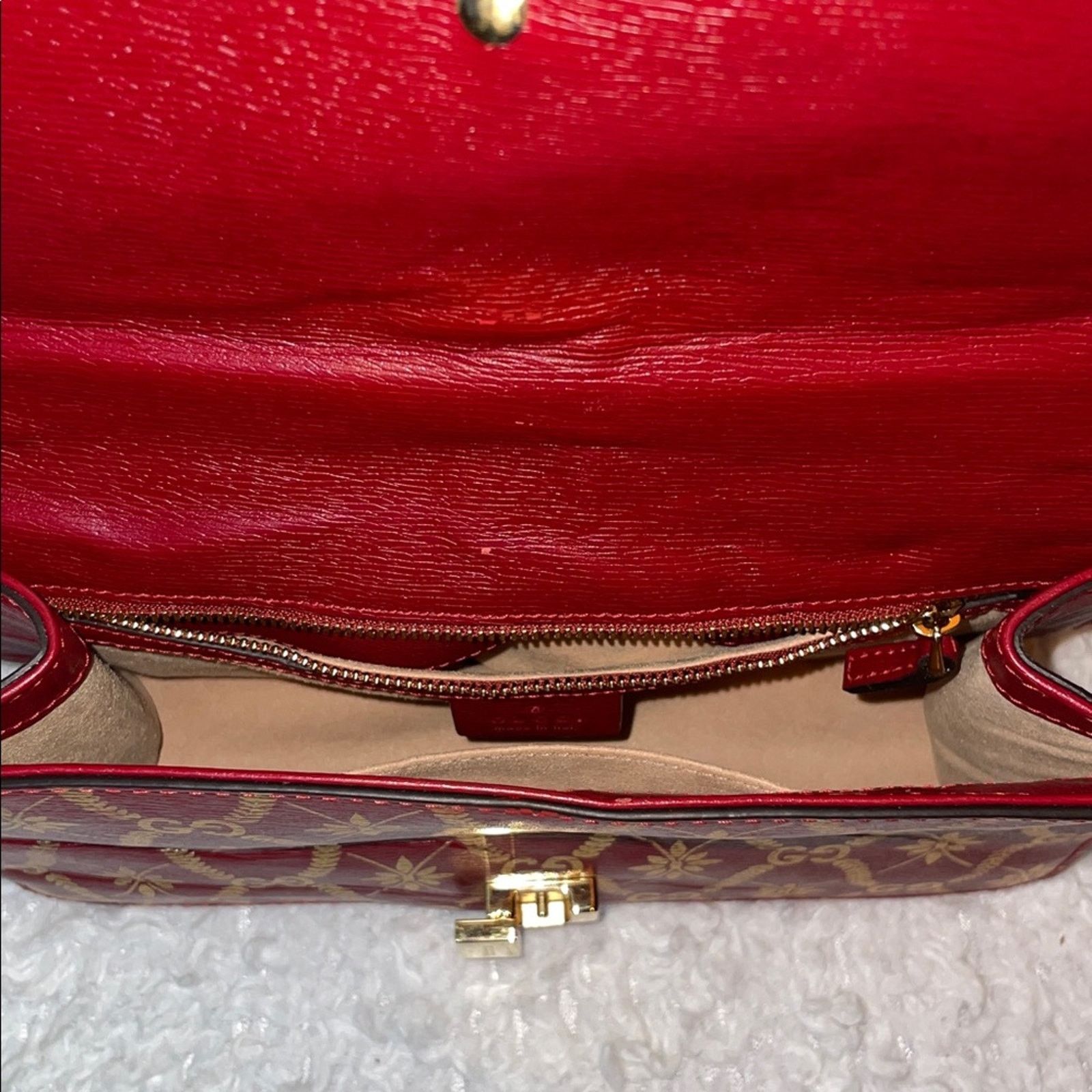 Gucci Gucci Sylvie Gold Foil GG Star Crossbody 524405 Size ONE SIZE - 13 Thumbnail