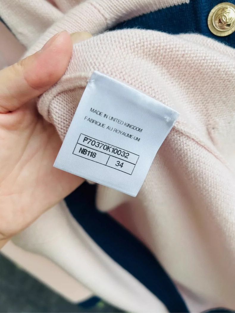 Chanel Chanel 21 pink v-neck blue bottom knitwear coat Size XXS / US 00 / IT 34 - 4 Thumbnail