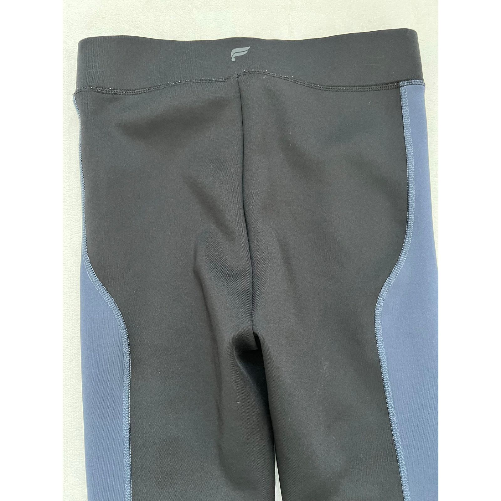Fabletics Fabletics Scuba Seamed HighWaisted Colorblock Legging Medium Size 26" / US 2 / IT 38 - 5 Thumbnail