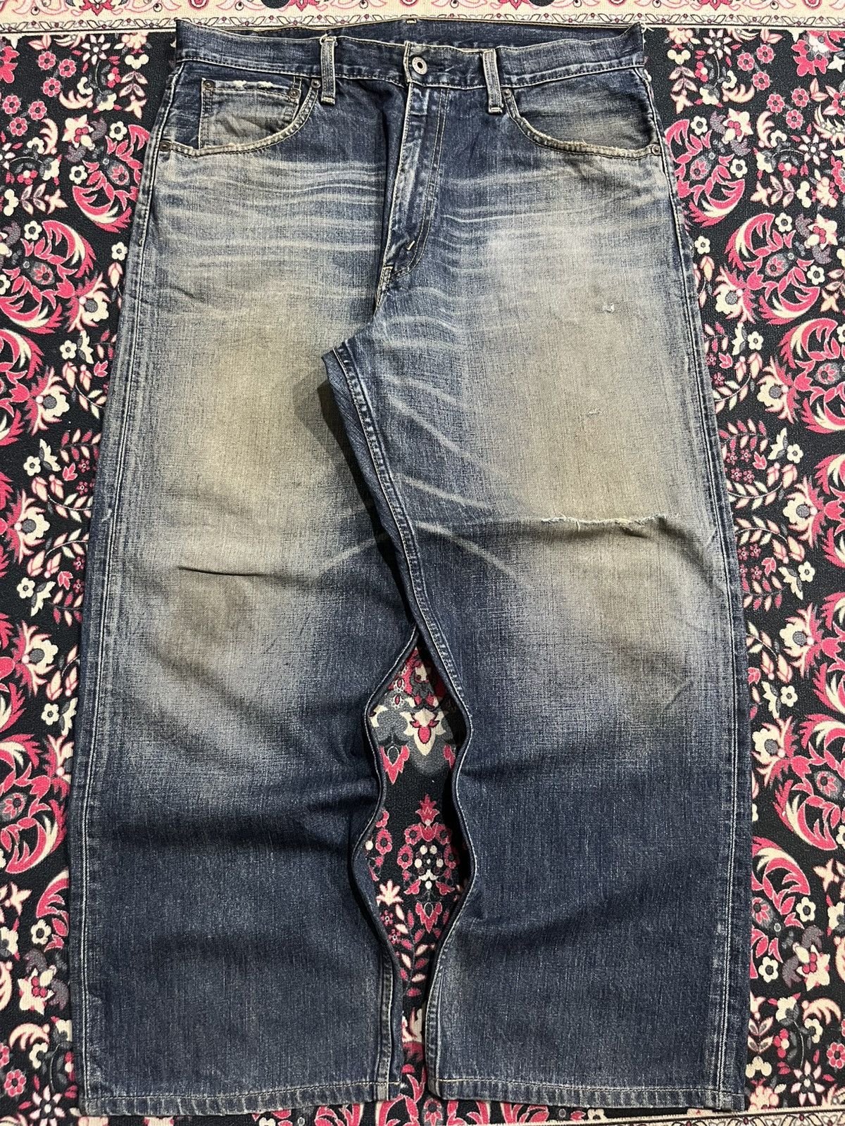 Levi's Y2K Levi’s 504 Dark Blue Faded Washed Distressed Baggy Jeans Size US 36 / EU 52 - 1 Thumbnail