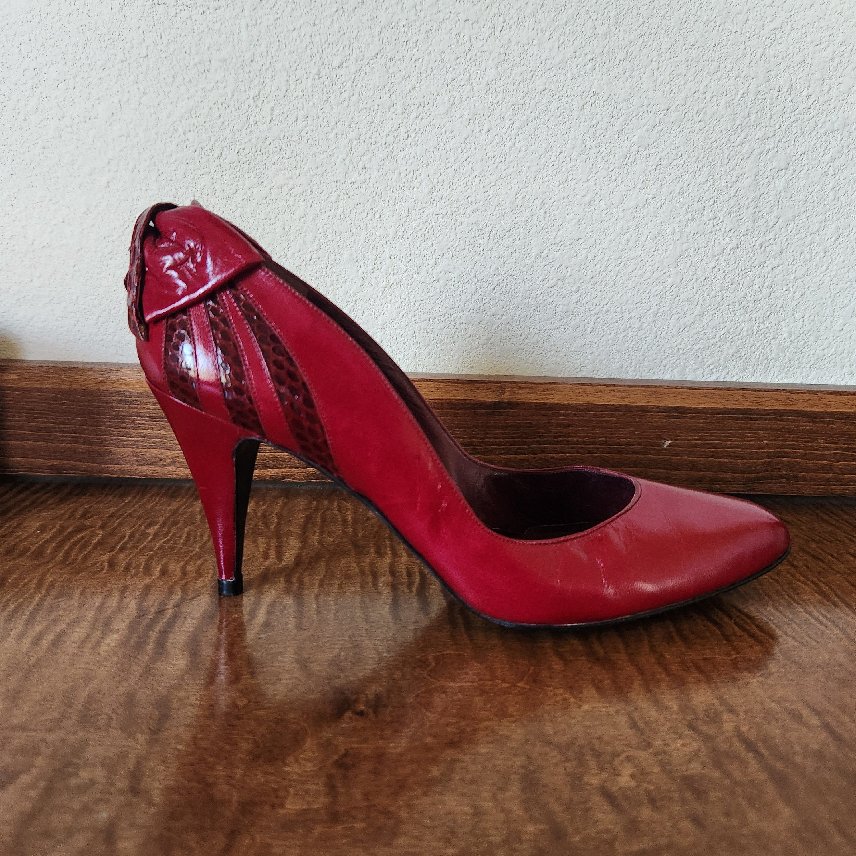 Stuart Weitzman Stuart Weitzman Mr.Seymour retro 90s bow croc high heels 8.5 Size US 8.5 / IT 38.5 - 1 Thumbnail