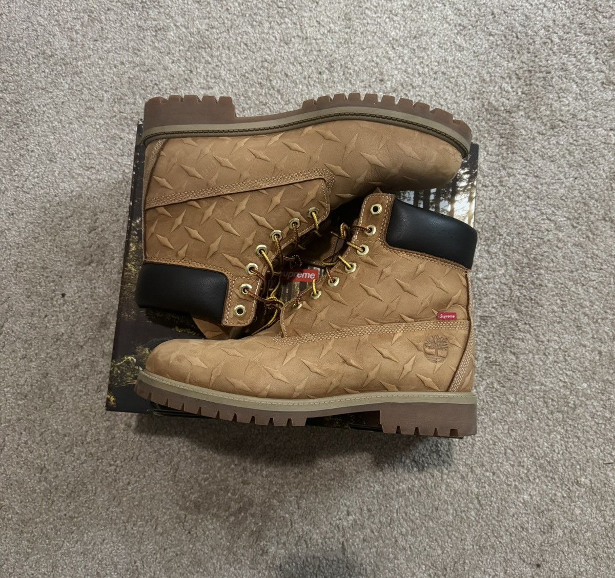 Supreme Supreme “Diamond Plate” Timberland Boots Size US 10 / EU 43 - 2 Thumbnail