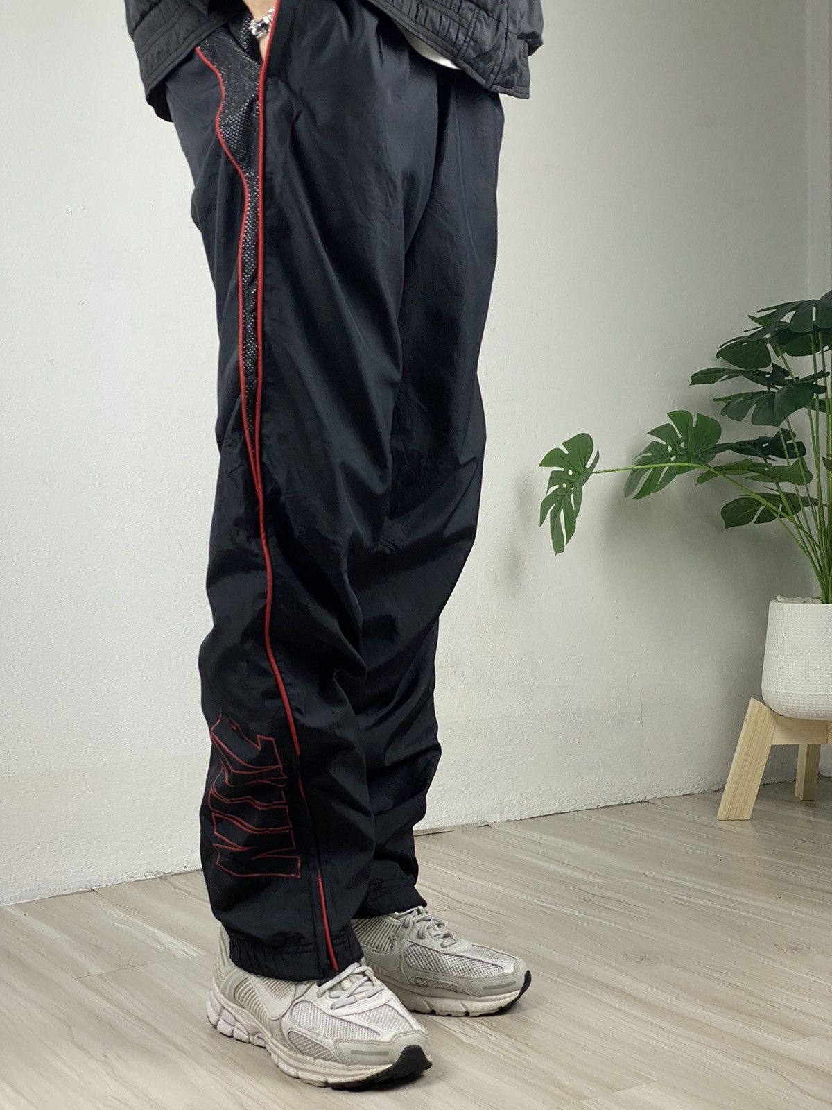 Nike × Vintage Double swoosh Nike Nylon Track Pants Drill Vintage Size US 32 / EU 48 - 2 Thumbnail