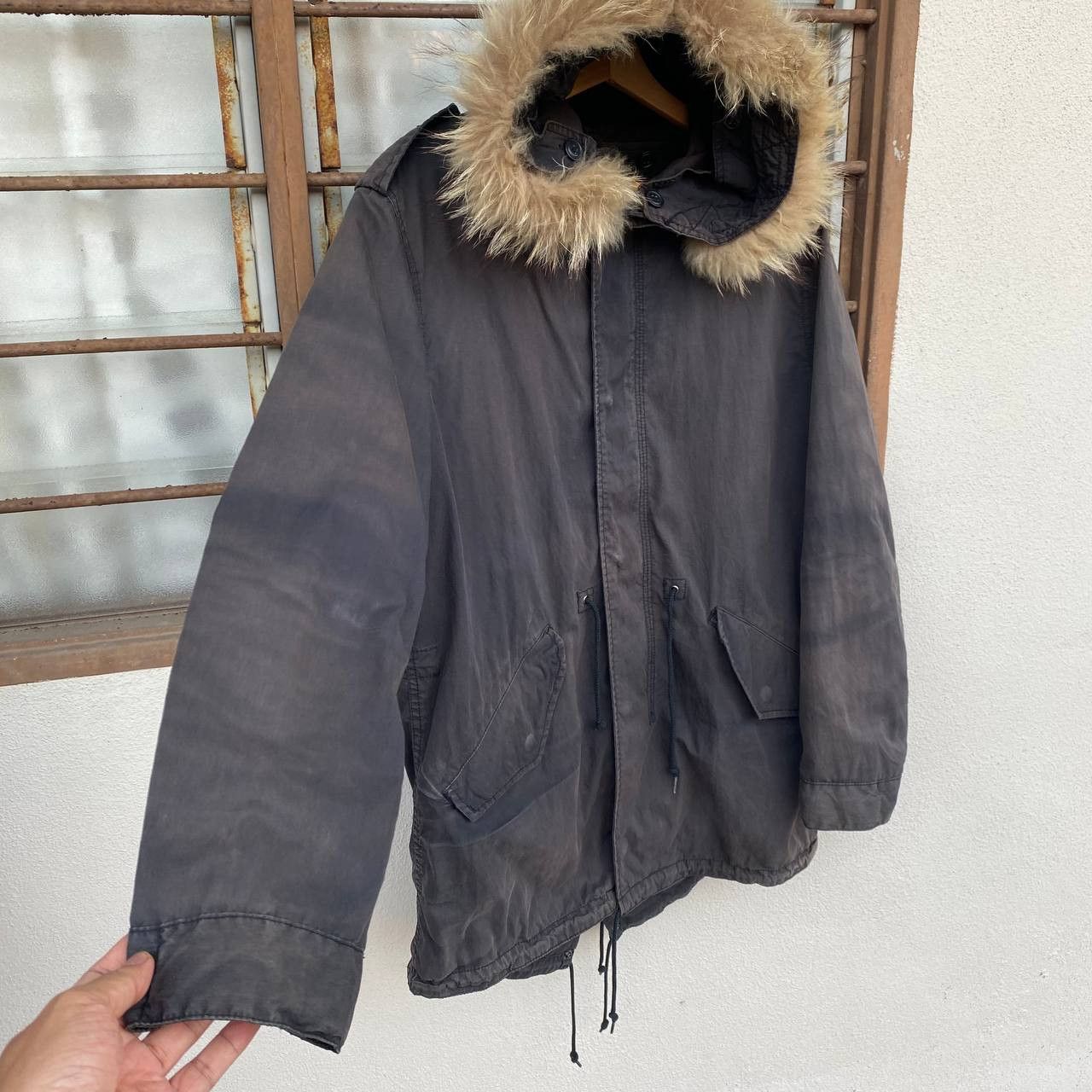 Alpha Industries Vintage Alpha Industries M-51 Fishtail Fur Parka Faded Black Size US XL / EU 56 / 4 - 1 Thumbnail