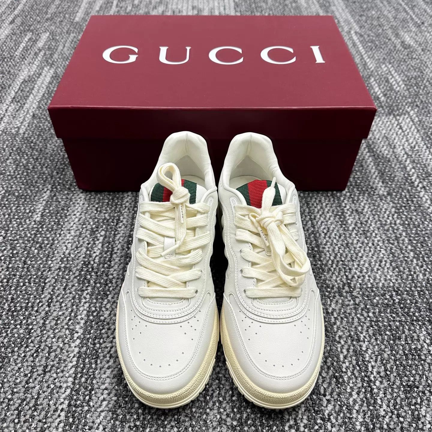 Gucci Gucci Re-Web Grain Leather Low-Top Sneaker 40.5 Size US 6.5 / EU 39-40 - 2 Thumbnail