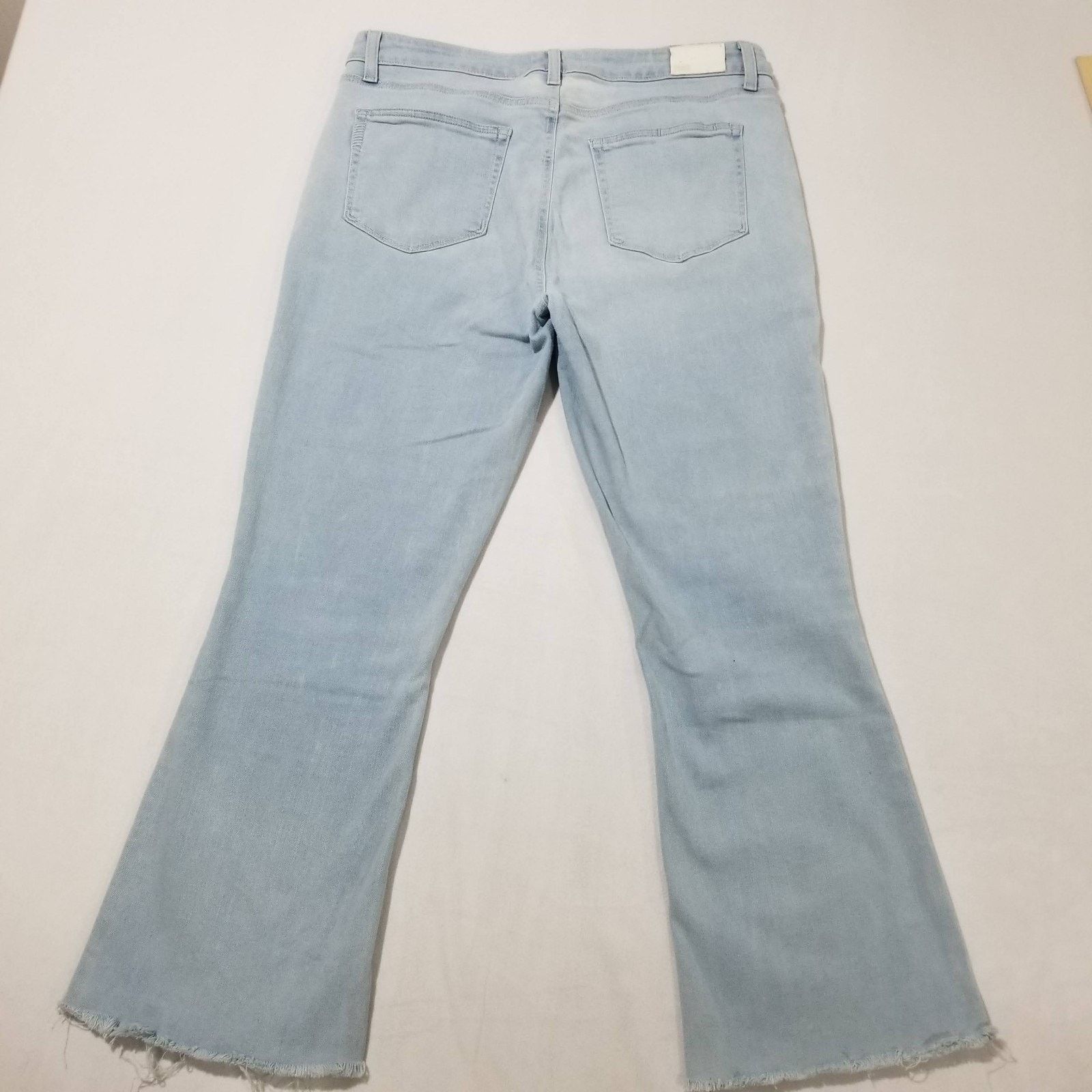 Paige Paige Denim 32 Colette Crop Flare Jeans Fringe Raw Hem Size 32" / US 10 / IT 46 - 2 Thumbnail