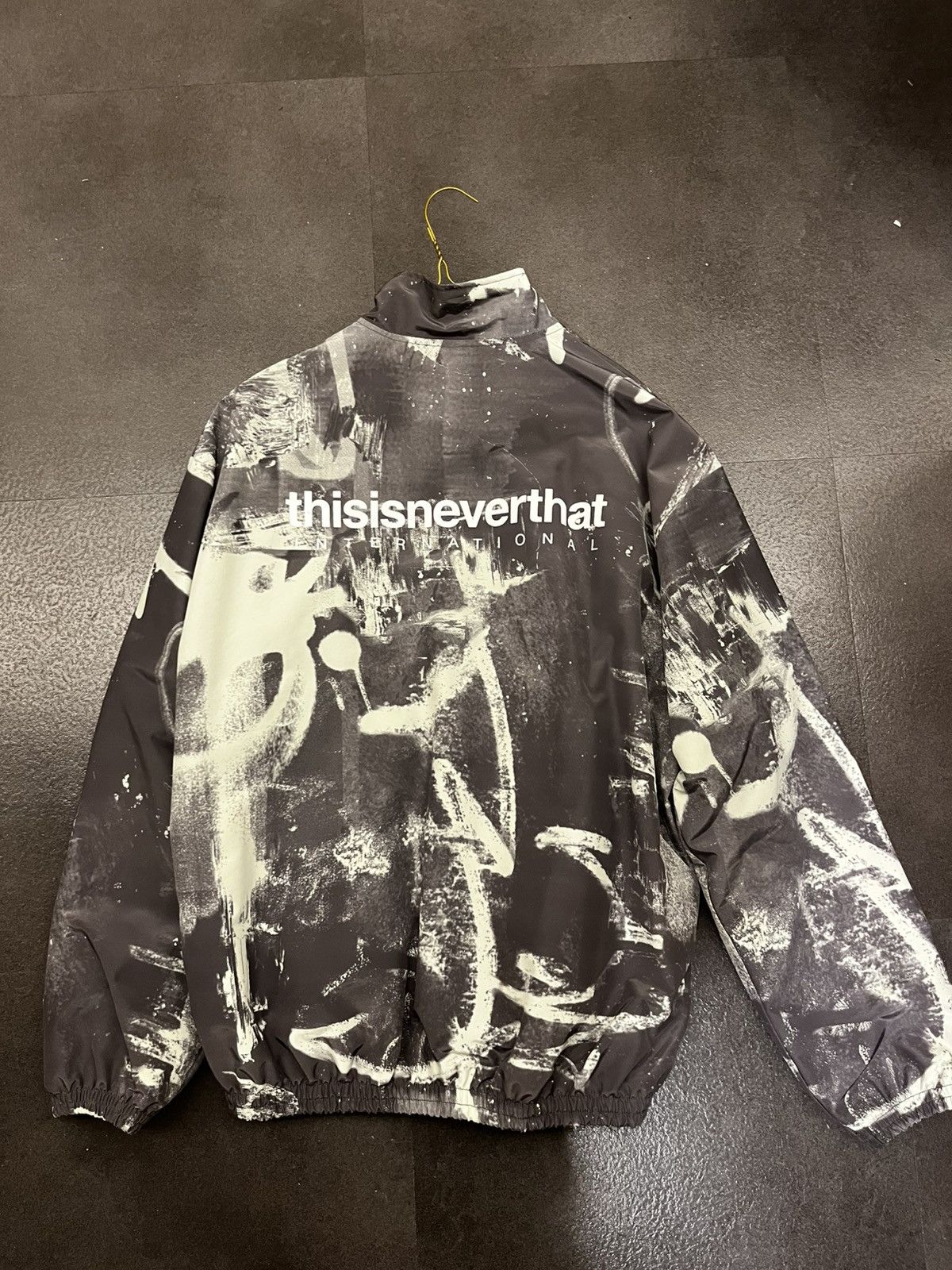thisisneverthat thisineverthat INTL. team jacket Size US L / EU 52-54 / 3 - 2 Thumbnail