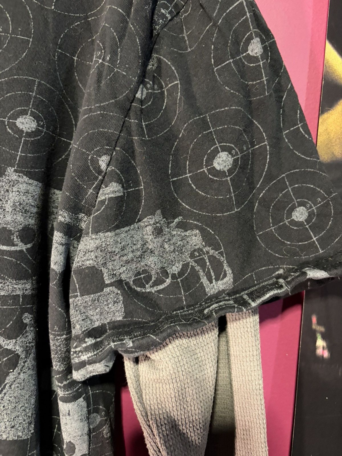 Supreme Our silent procession revolver long sleeve Size US M / EU 48-50 / 2 - 2 Thumbnail
