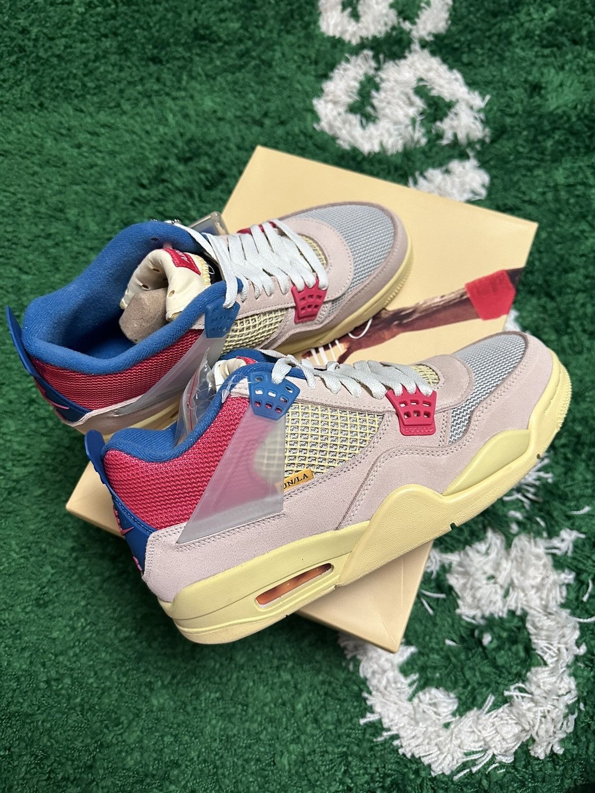 image of Union X Jordan Air Jordan 4 Retro Guava Ice Size 8.5 Shoes, Men's