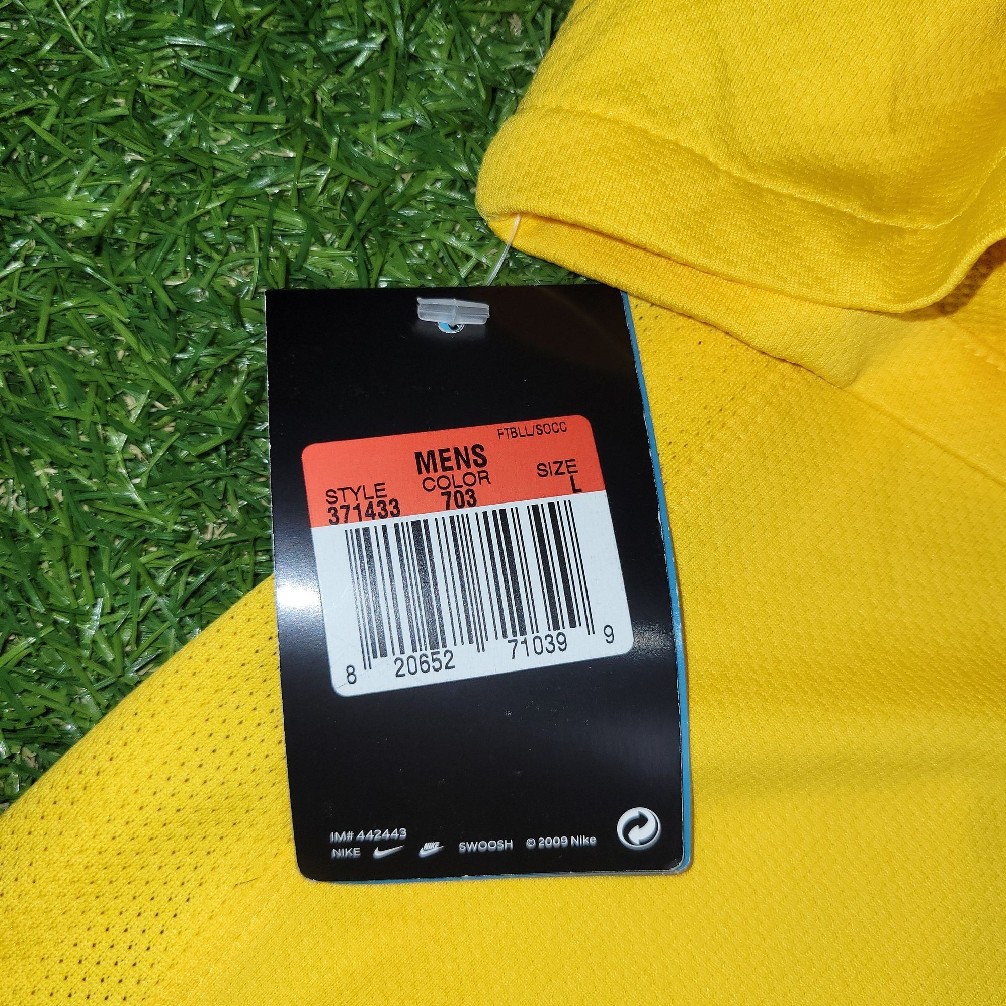 Nike Kaka Brazil WORLD CUP 2010 Soccer Jersey Shirt BNWT L Size US L / EU 52-54 / 3 - 5 Thumbnail