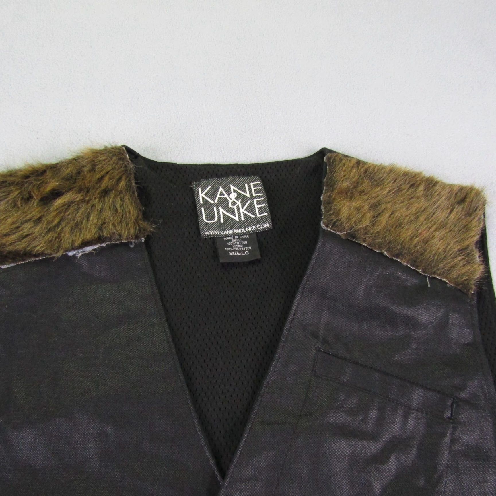 Vintage Kane And Unke Vest Mens Large Black Coat Waist Outdoors Button Up Faux Trim Pockets Lightweight Size US L / EU 52-54 / 3 - 2 Thumbnail