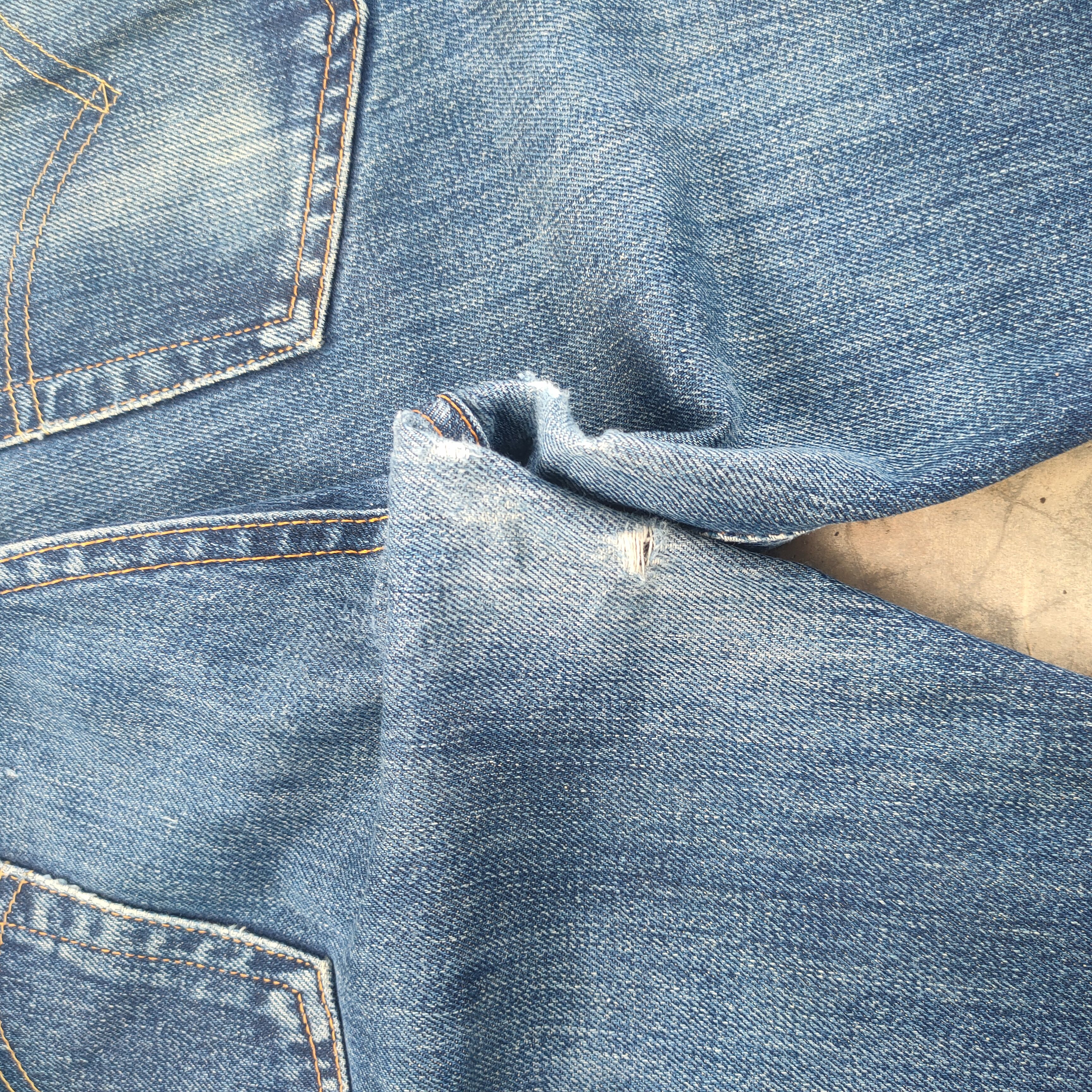 Levi's Vintage Clothing W30 VINTAGE 98' LEVI'S BIG E FADED REDLINE RIPPED JEANS PANT Size US 30 / EU 46 - 12 Thumbnail