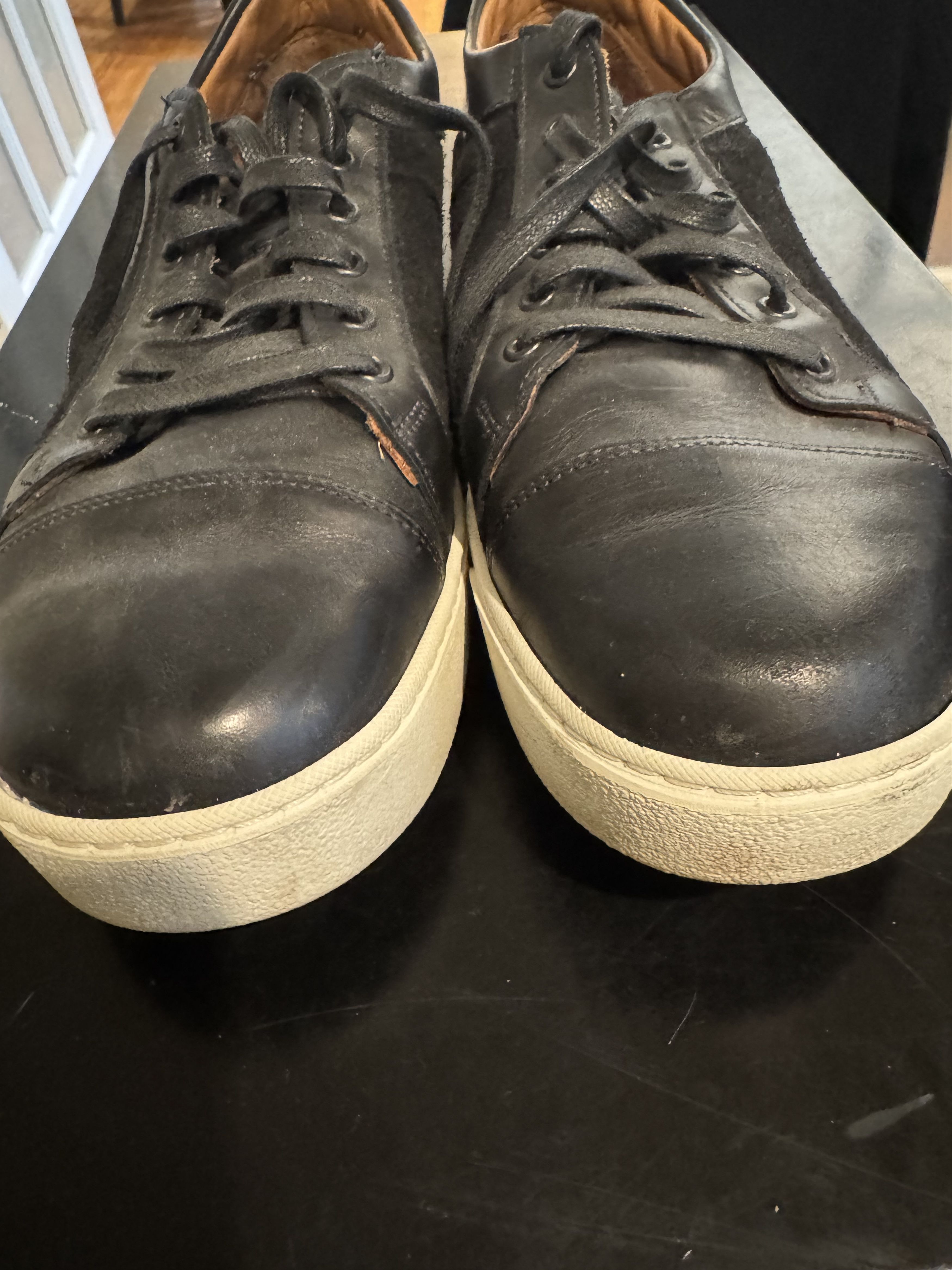 Banana Republic Banana Republic Leather Low Top Mens Shoes Size US 10 / EU 43 - 1 Thumbnail