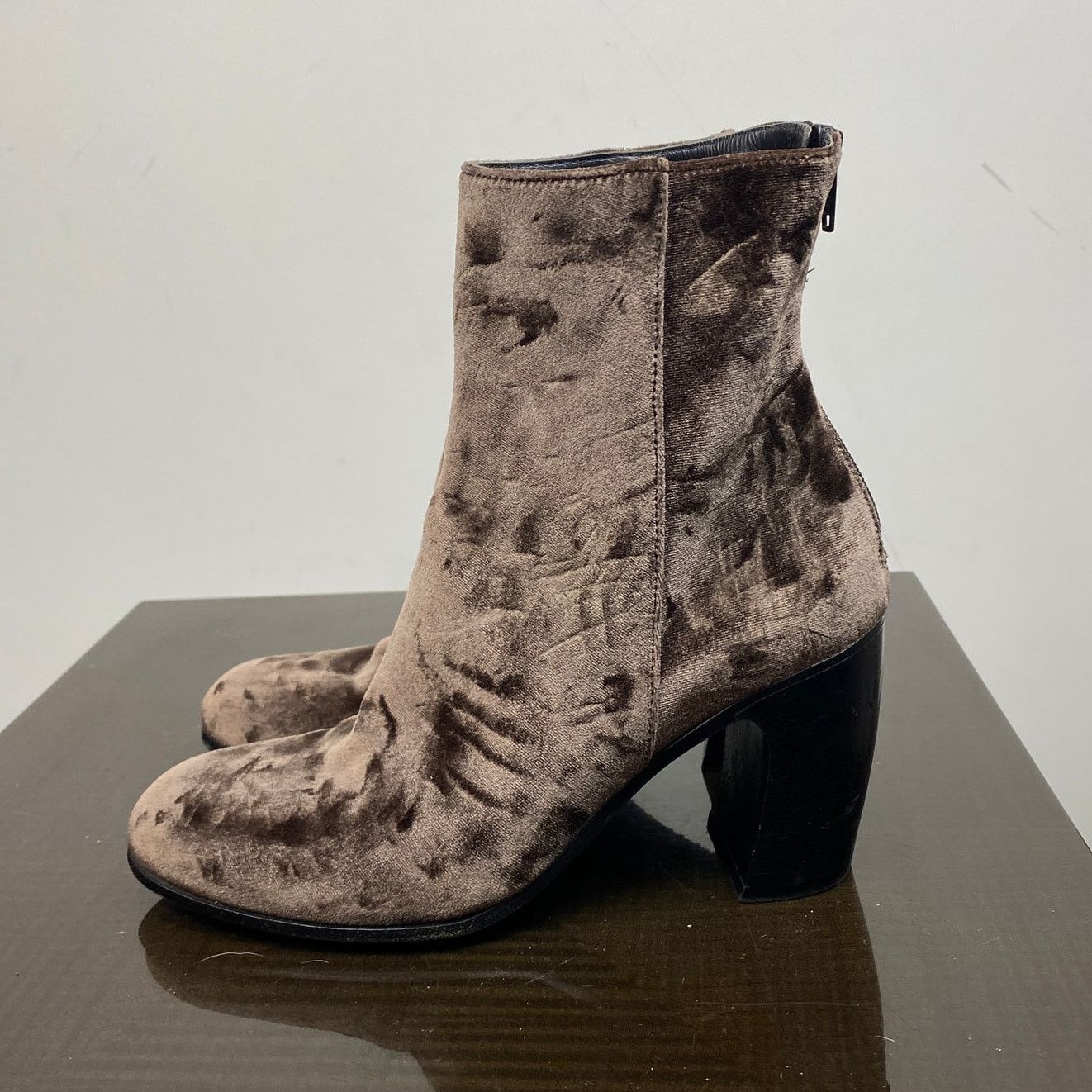 Ann Demeulemeester Ann Demeulemeester Crushed Velvet Ankle Zip Booties 37 Size US 7 / IT 37 - 5 Thumbnail