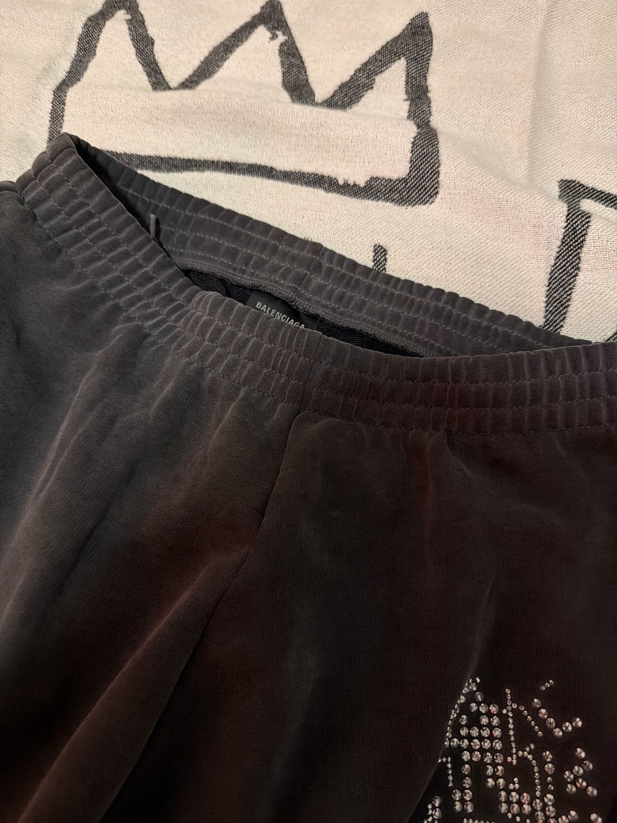 Balenciaga balenciaga rhinestone graffiti sweatpants Size US 32 / EU 48 - 2 Thumbnail
