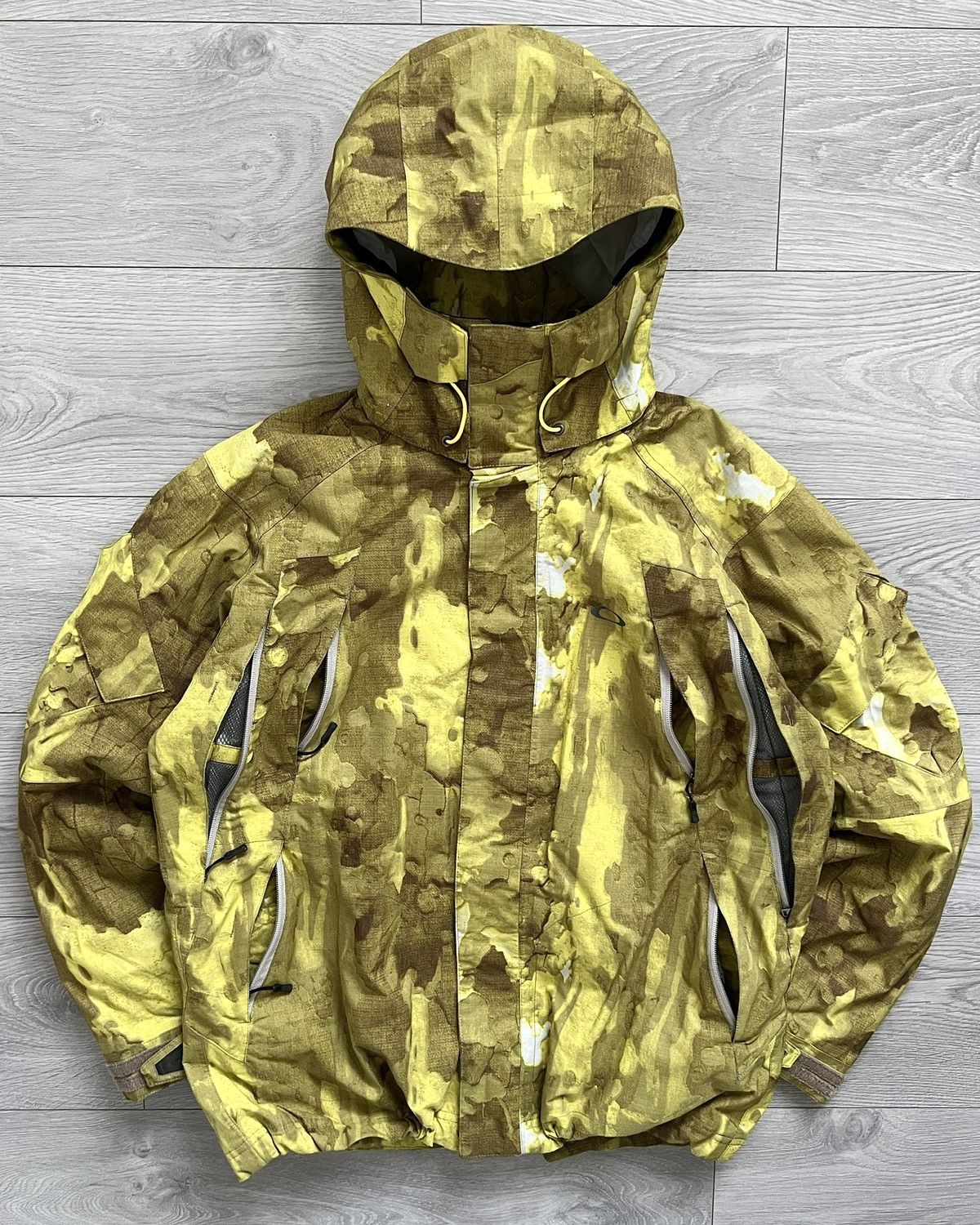 Oakley FW2008 Camo Magnetic Hood Waterproof Vent Jacket display picture 1