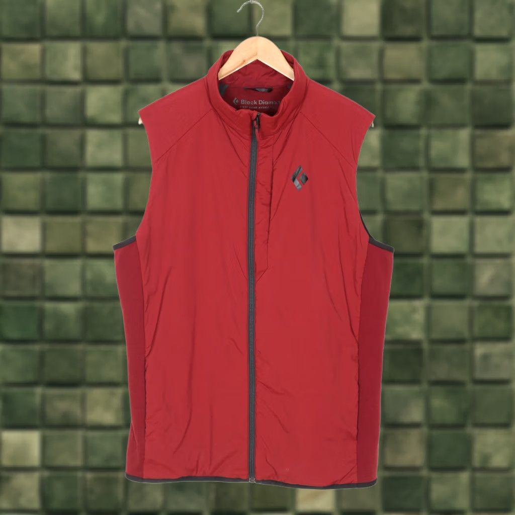 Black Diamond BLACK DIAMOND First Light Hybrid Vest Jacket Gilet Men XL PRIMALOFT Red Outdoors, Hiking, Travel Mens Vest Jacket XL Red Size US XL / EU 56 / 4 - 1 Thumbnail