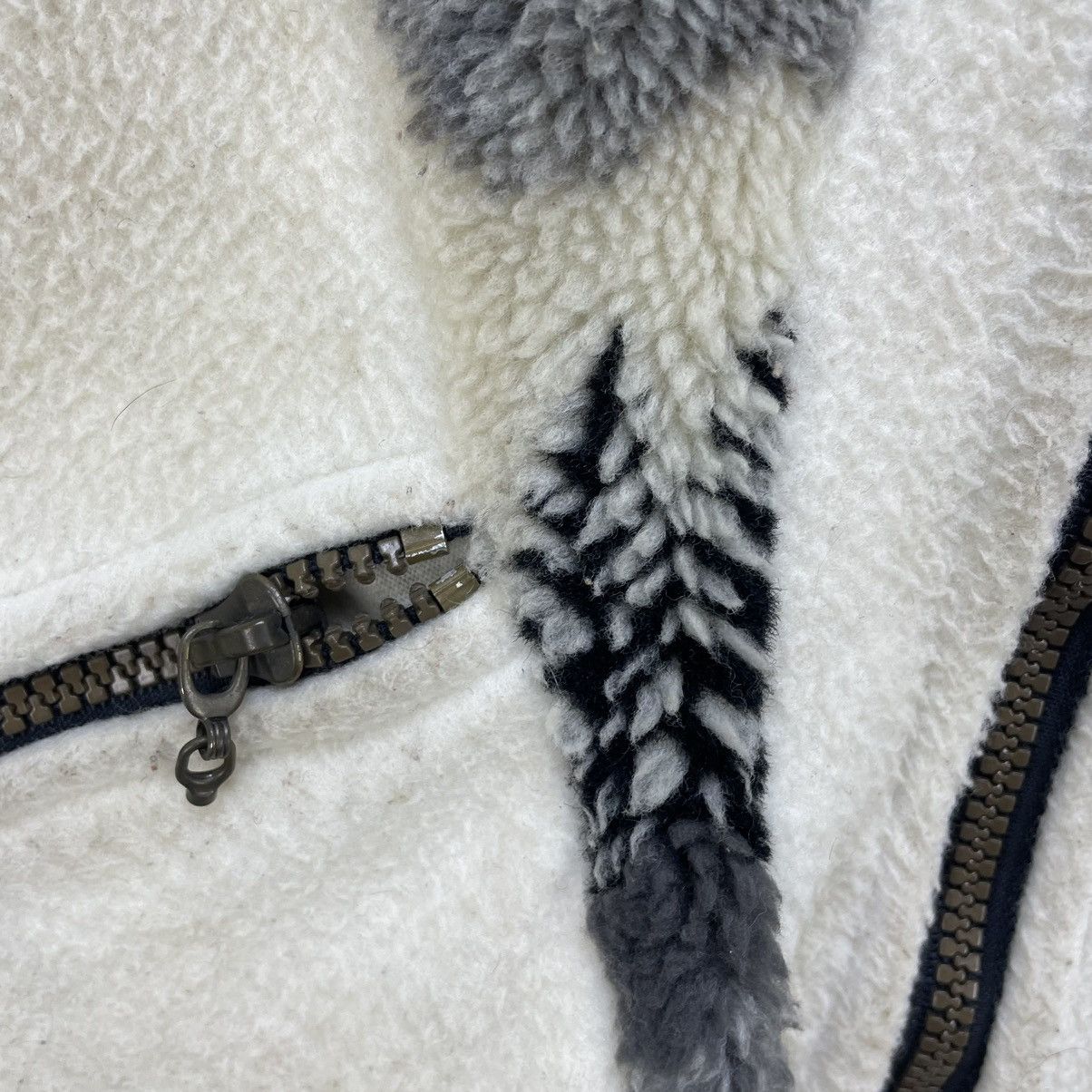Native 🔥Vtg Banff Canada Native Fleece Vest Jacket Made In Canada Size US L / EU 52-54 / 3 - 4 Thumbnail