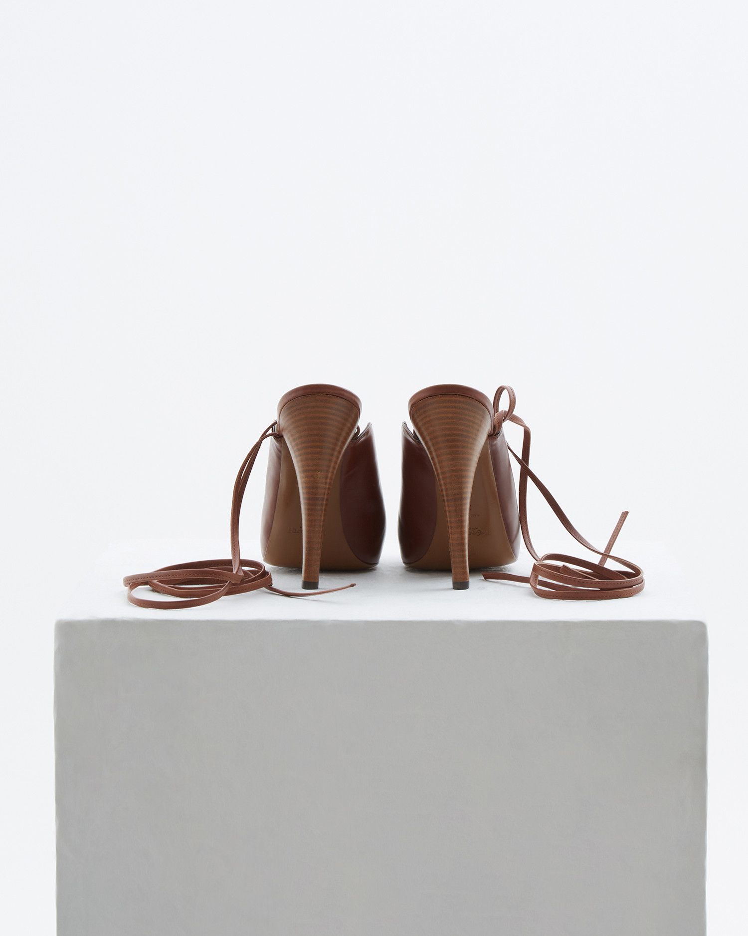 Yves Saint Laurent by Stefano Pilati Resort 2010 Brown leather closed toe Size US 9 / IT 39 - 4 Thumbnail
