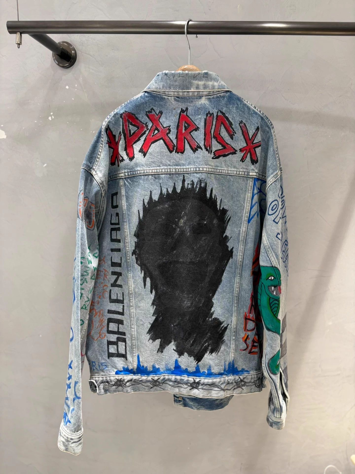 Balenciaga Balenciaga All Over Graffiti Oversize Denim Jacket NOS 40 Size US XXS / EU 40 - 5 Thumbnail